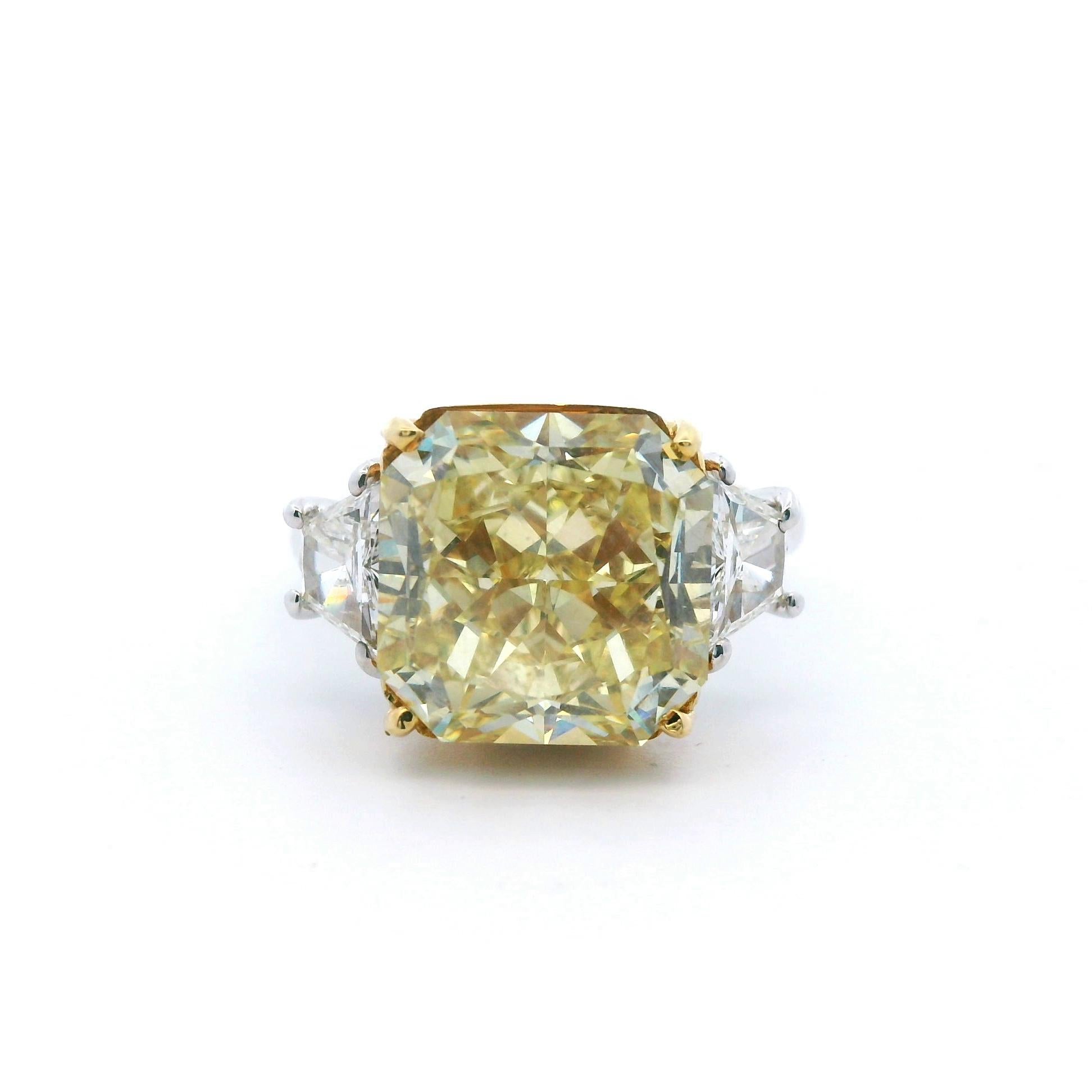 Alexander Beverly Hills GIA 8,30ct Radiant Fancy Yellow Diamond Ring Two Tone (Zeitgenössisch) im Angebot
