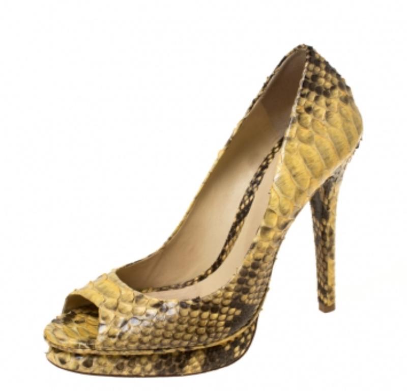 Alexander Birman Pumps Peep Toe in pitone giallo/nero misura 40,5 In condizioni discrete in vendita a Dubai, Al Qouz 2