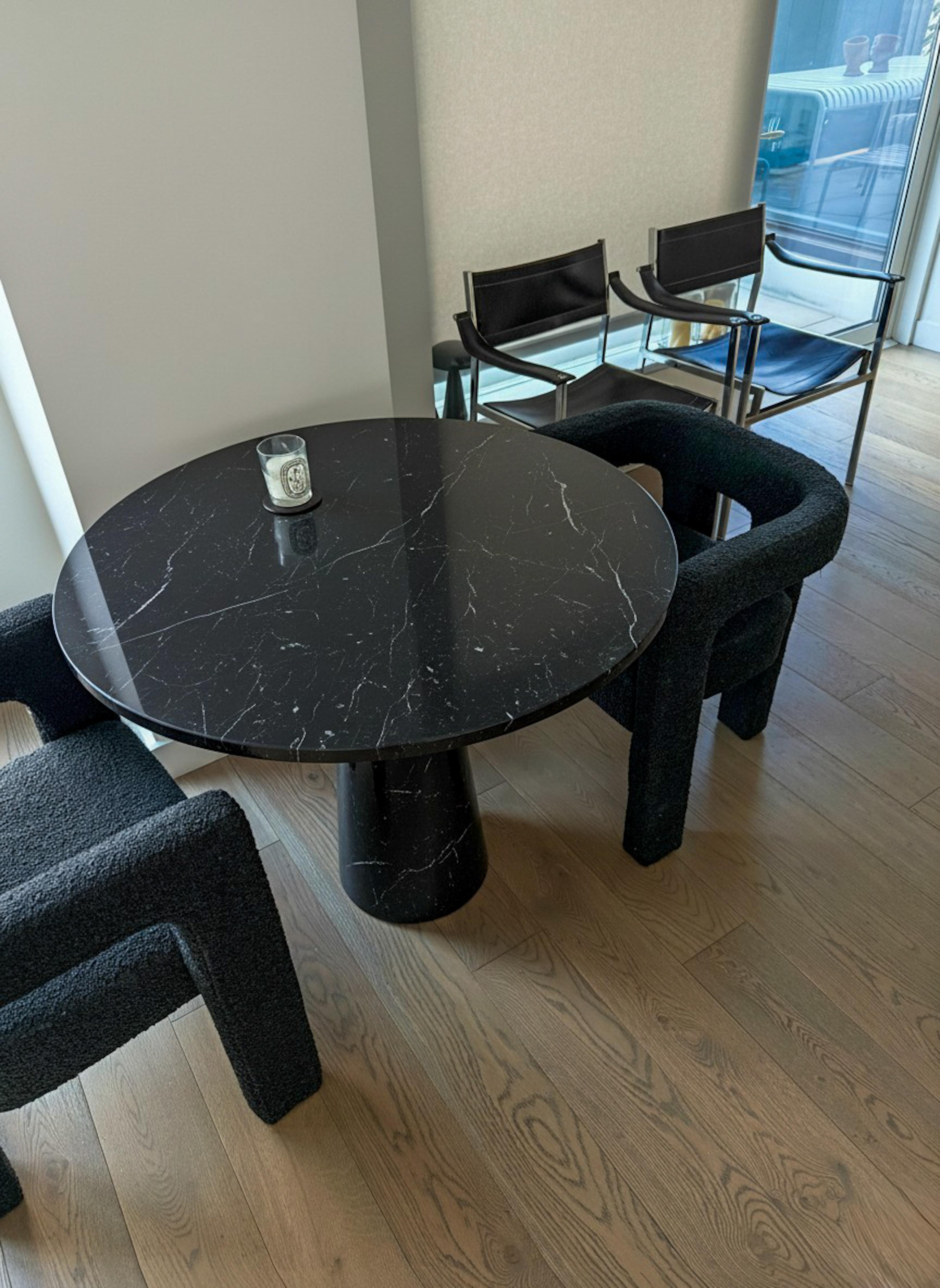 Arts and Crafts Alexander Black Round Table - Fully Black Marble Dining Round Table For Sale