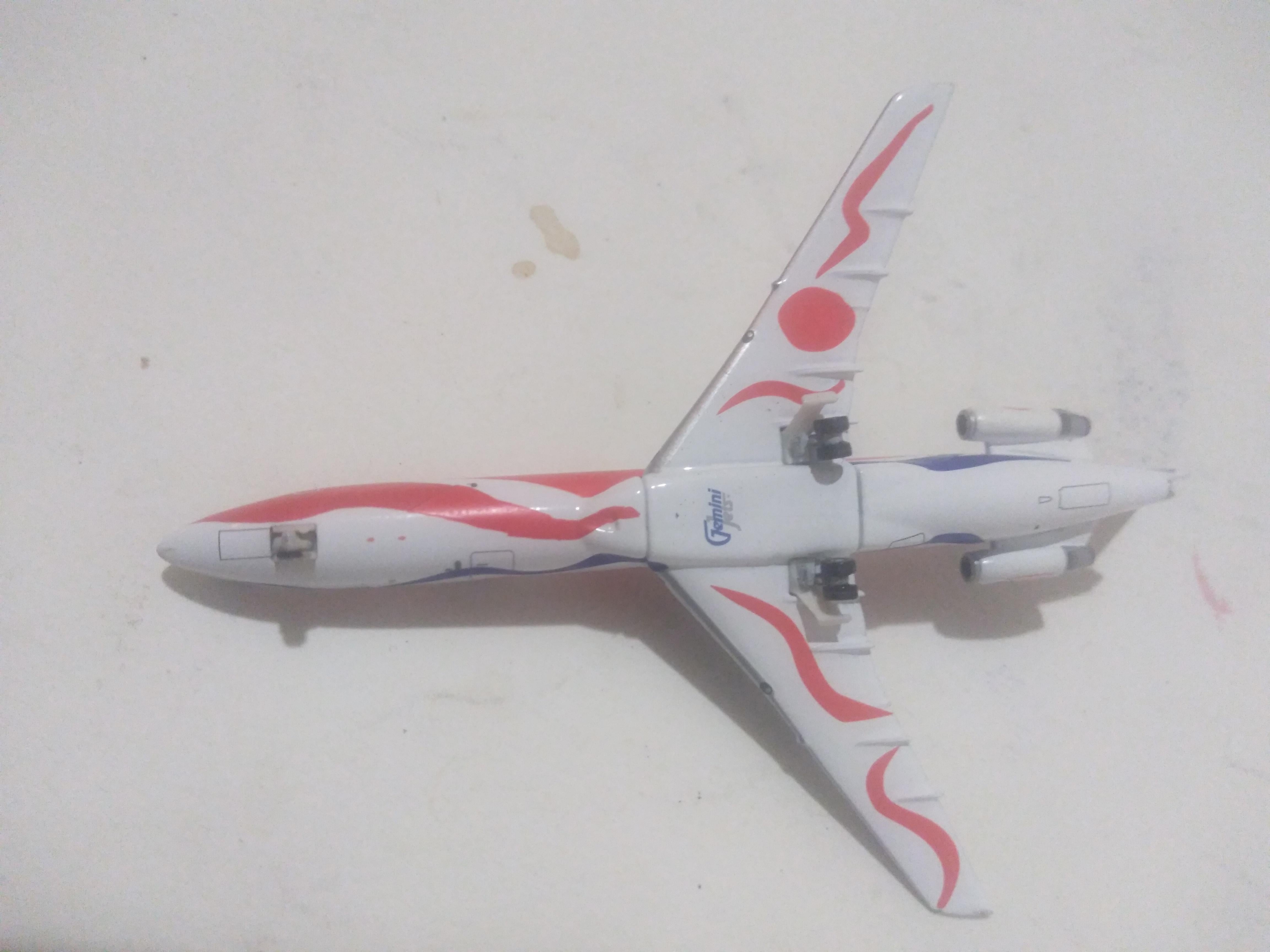 Alexander Calder Designed Braniff Airlines 1/600 Airplane For Sale 1