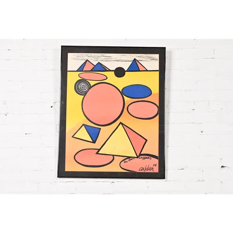 A beautiful vintage framed abstract lithograph

By Alexander Calder

USA, 1975

Measures: 25