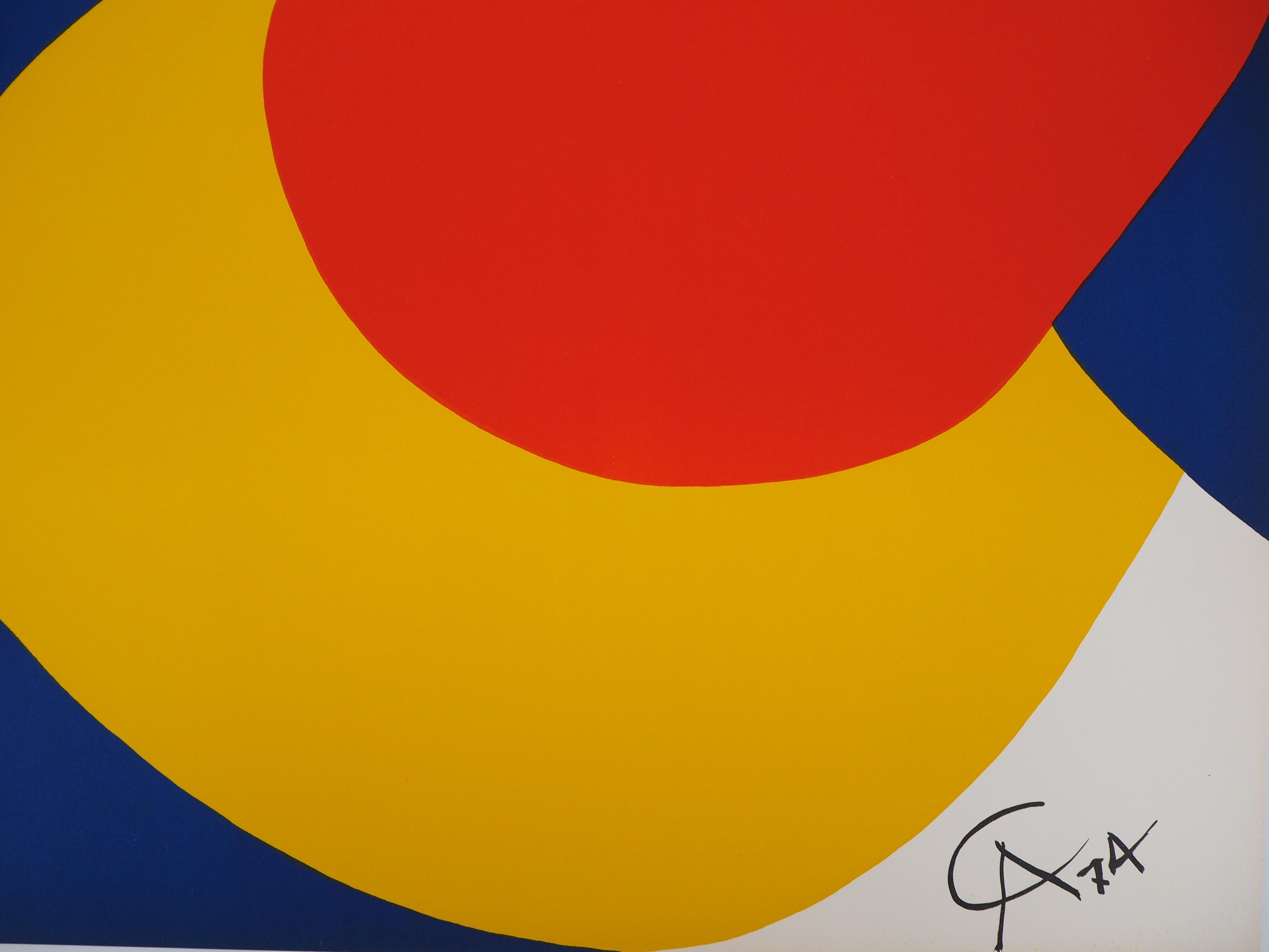 Yellow Crescent - Original lithograph, 1974 (Abstrakt), Print, von Alexander Calder
