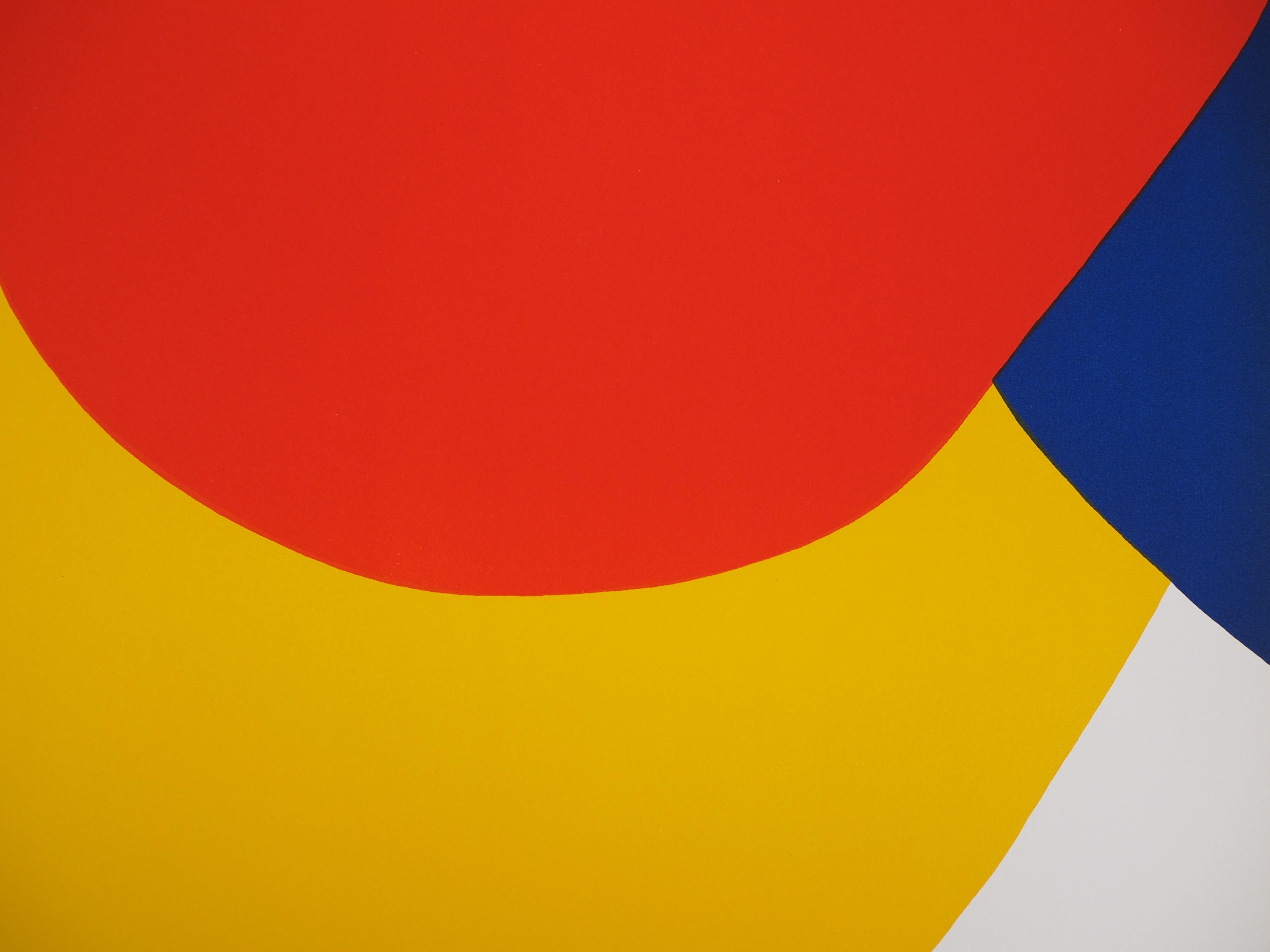 Yellow Crescent - Original lithograph, 1974 (Gelb), Abstract Print, von Alexander Calder