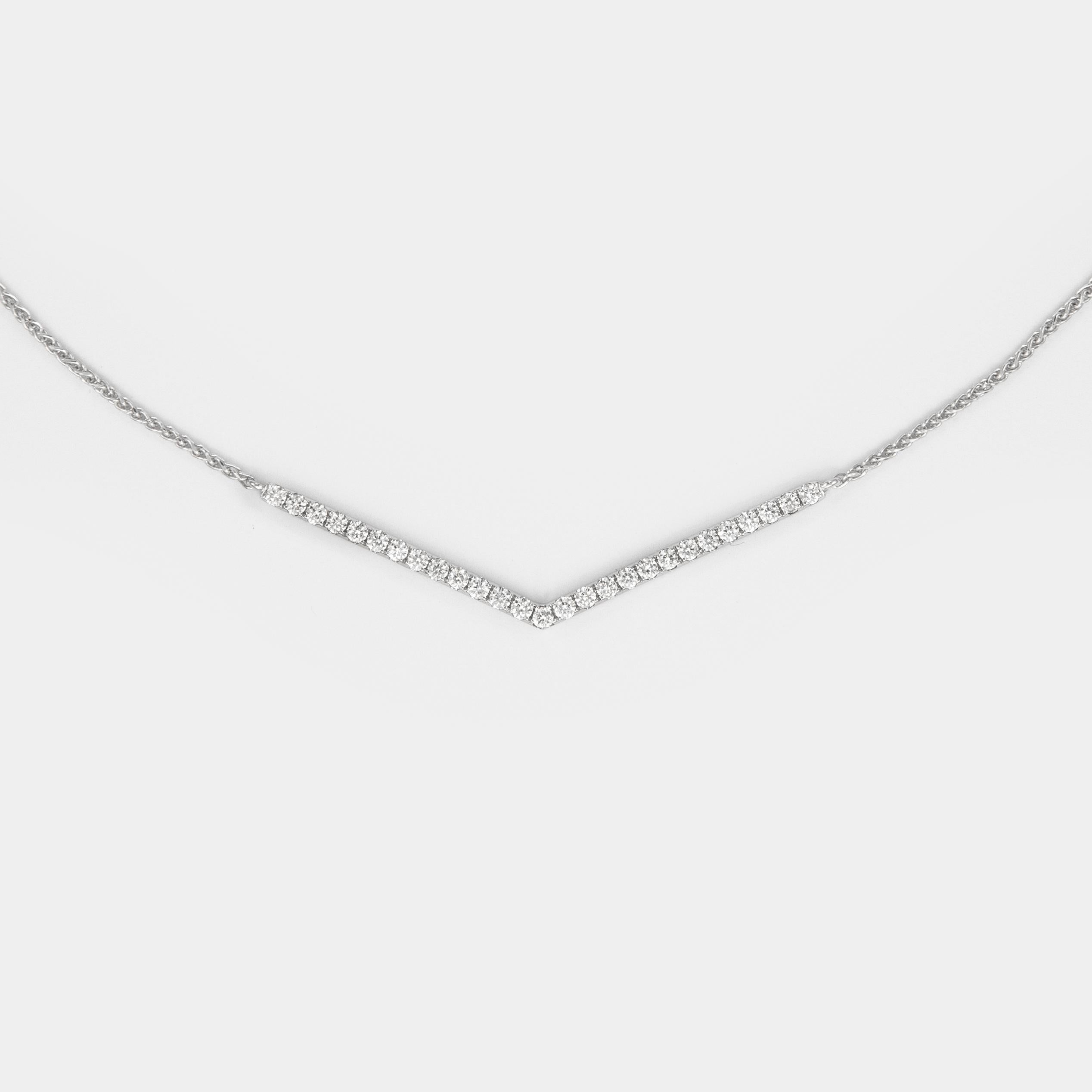 Round Cut Alexander Diamond Pendant Necklace 18 Karat White Gold For Sale