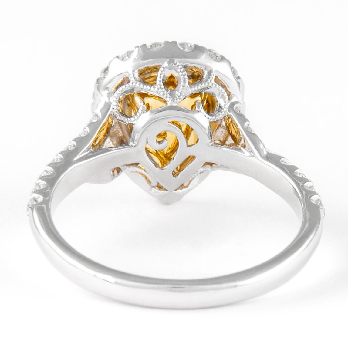 Alexander EGL 1,23 Karat Ausgefallener gelber birnenförmiger Diamant mit Halo-Ring 18k (Tropfenschliff) im Angebot