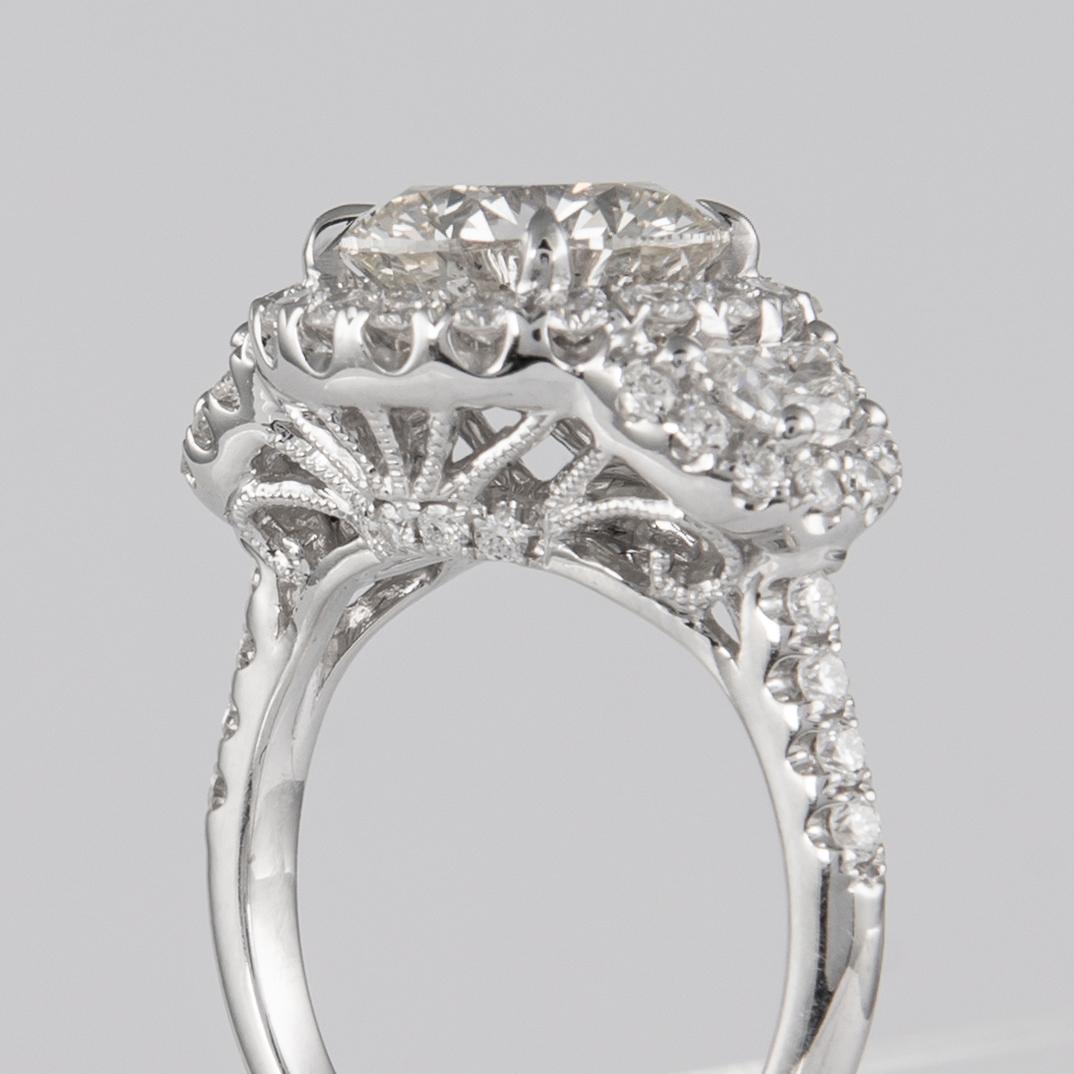 Alexander EGL 3.05 Carat Round Cut Diamond Three Stone Ring 18 Karat White Gold For Sale 1