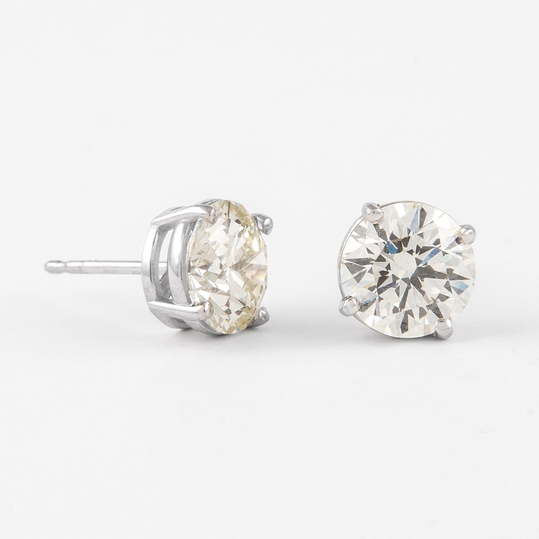 Modern Alexander EGL Certified 2.51 Carat Diamond Stud Earrings 18k White Gold