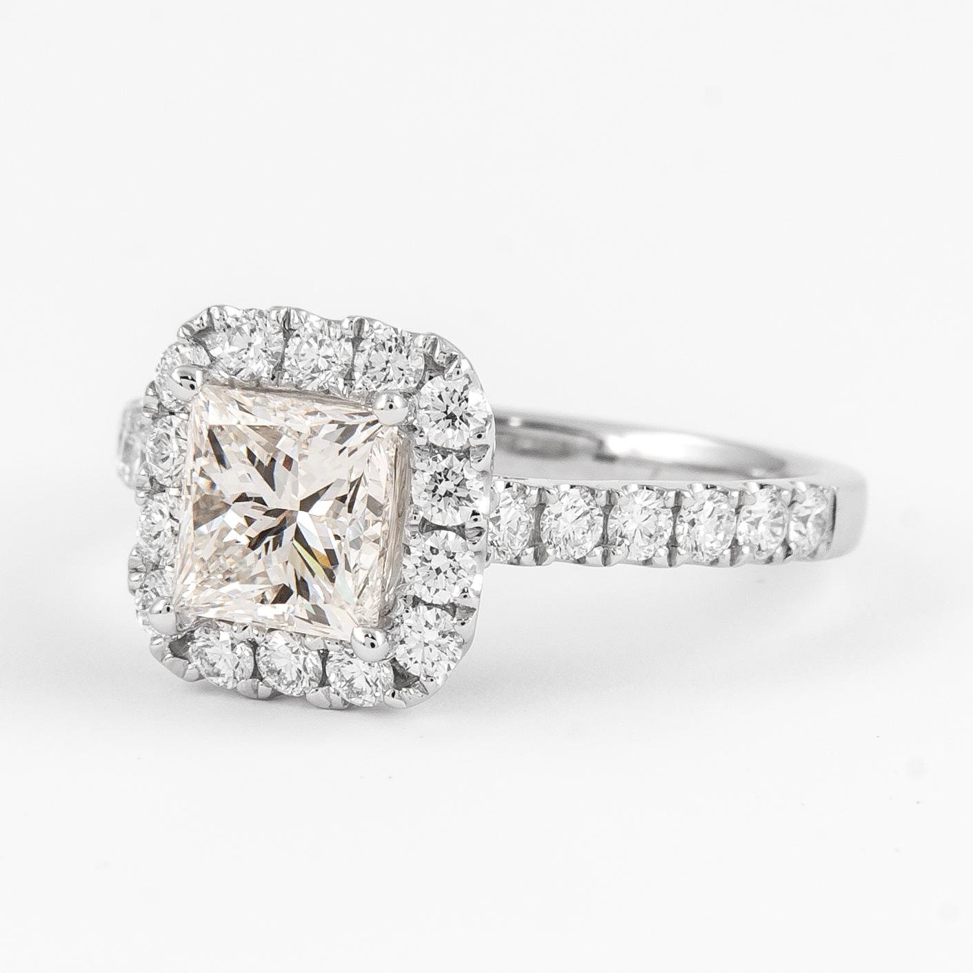 Modern Alexander G VS1 1.30 Carat Princess Cut Diamond Ring 18k White Gold For Sale