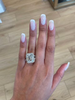 Alexander GIA 10,01ct Smaragdschliff Diamant mit Halo Ring 18 Karat Weißgold