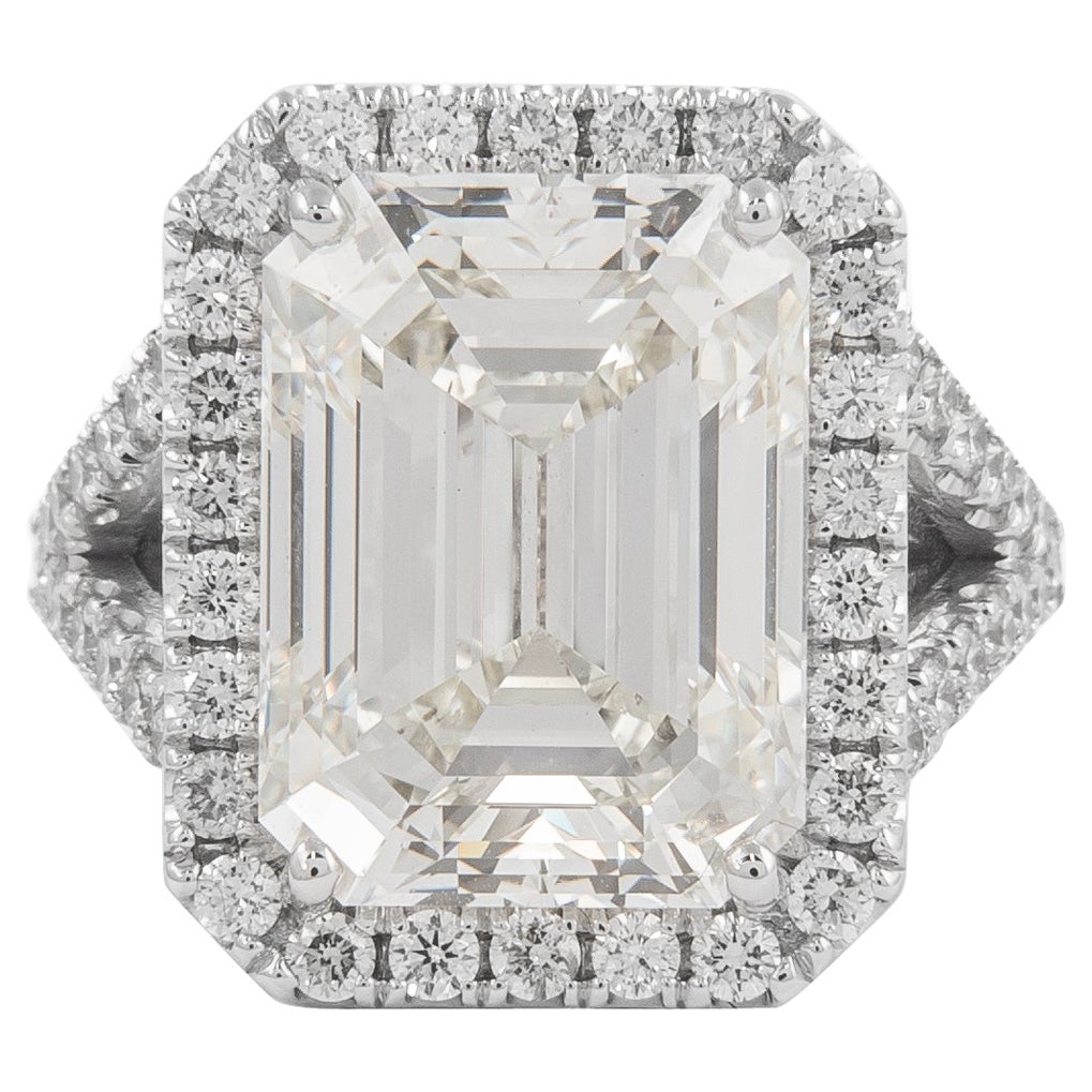 Alexander GIA 10.01 Karat Smaragdschliff Diamant mit Halo-Ring 18 Karat Weißgold