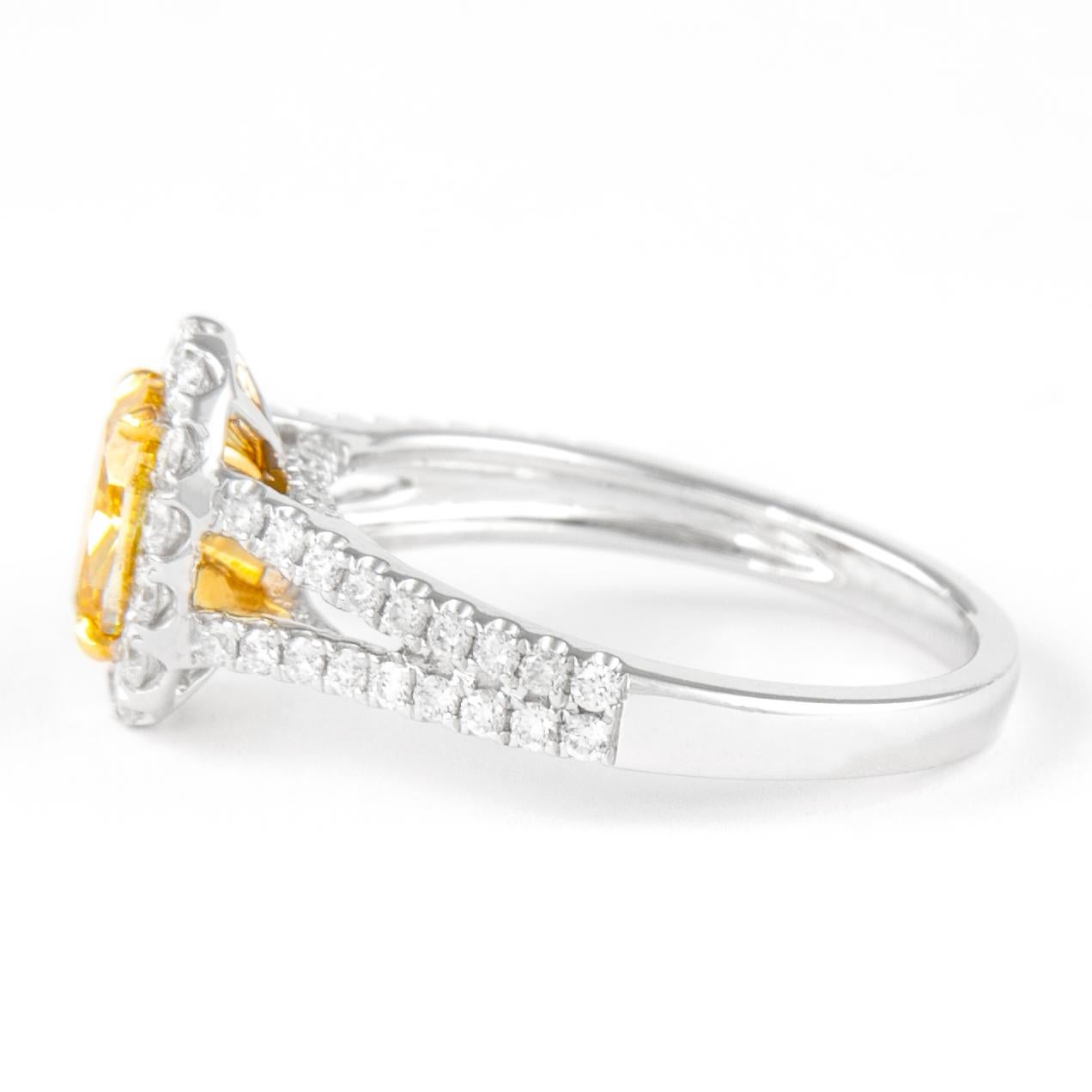 Bague Alexander GIA avec diamant jaune orangé foncé fantaisie de 1,03 carat et halo Neuf - En vente à BEVERLY HILLS, CA