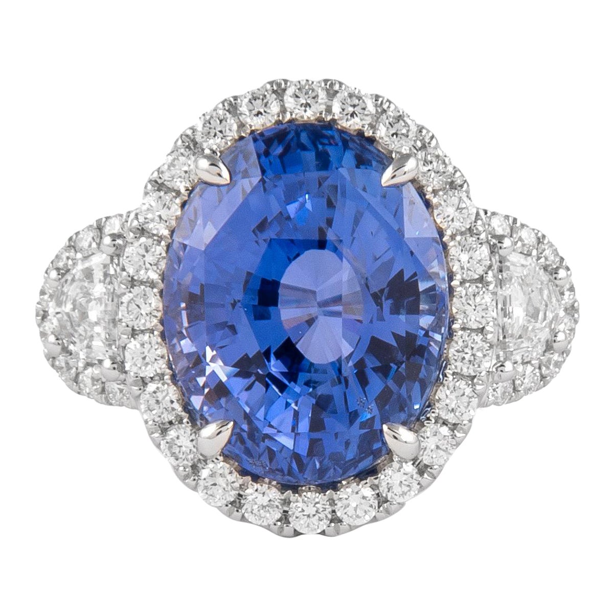 Alexander GIA 12,05 Karat Ceylon Saphir unbehandelt & Diamant Drei Stein Halo-Ring im Angebot