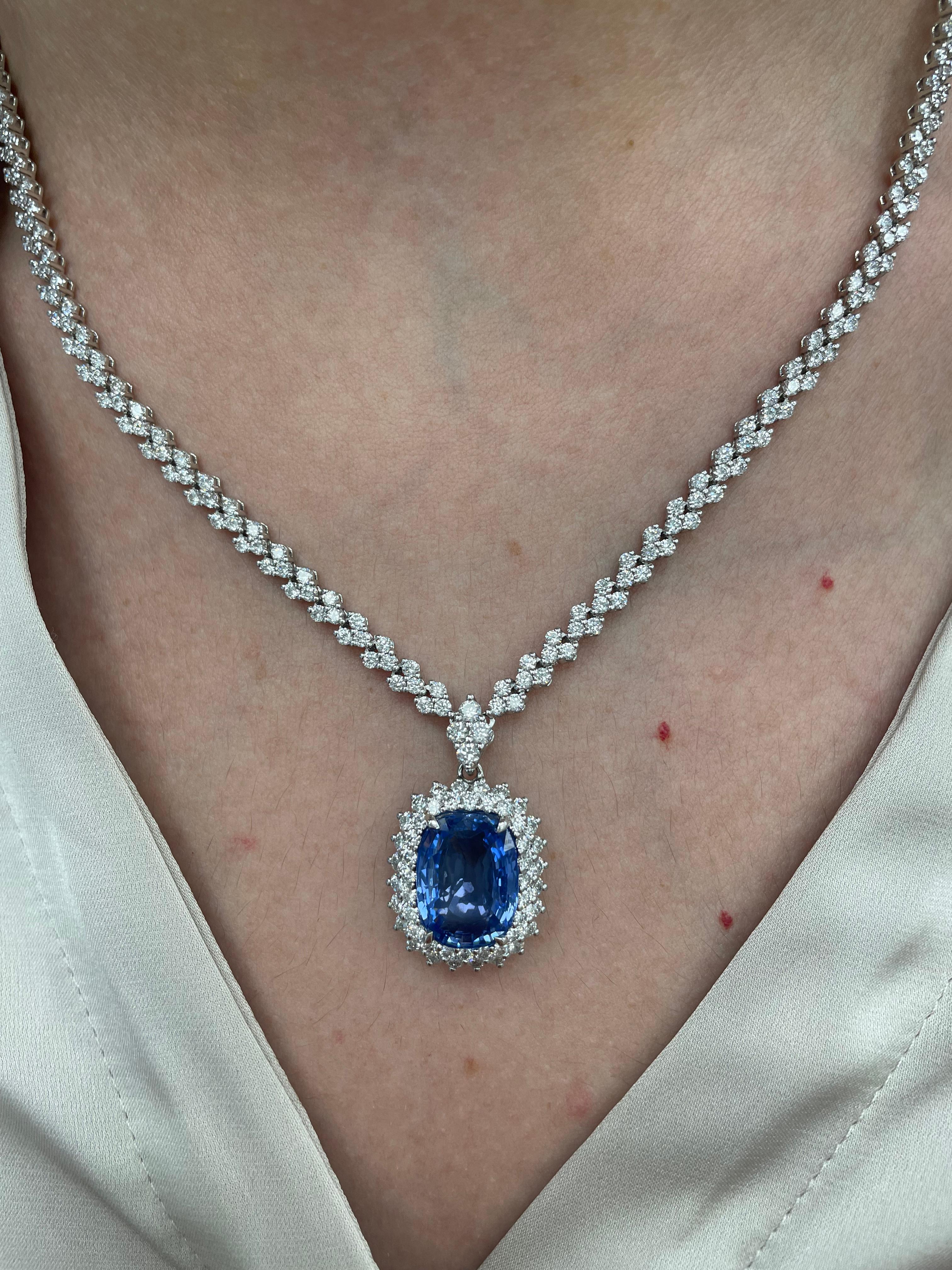 Contemporary Alexander GIA 15.46ctt Ceylon Sapphire No Heat with Diamonds Necklace 18k