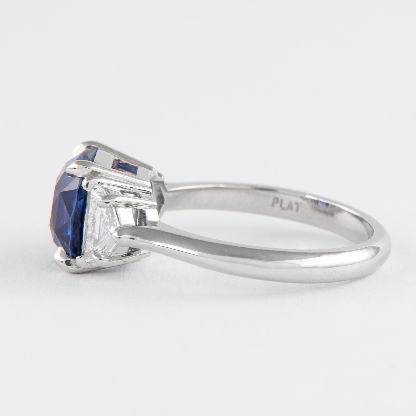 Contemporary Alexander GIA 3.58 Carat Ceylon Sapphire with Diamonds Three-Stone Ring Platinum