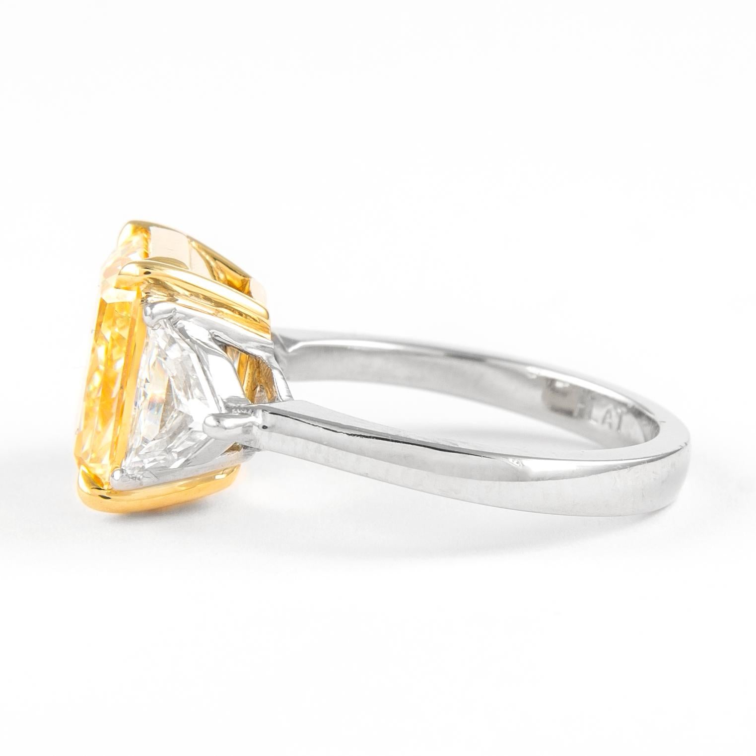 Alexander GIA 5.01ct Fancy Intense Yellow VS2 Diamond Three-Stone Ring Two Tone In New Condition In BEVERLY HILLS, CA