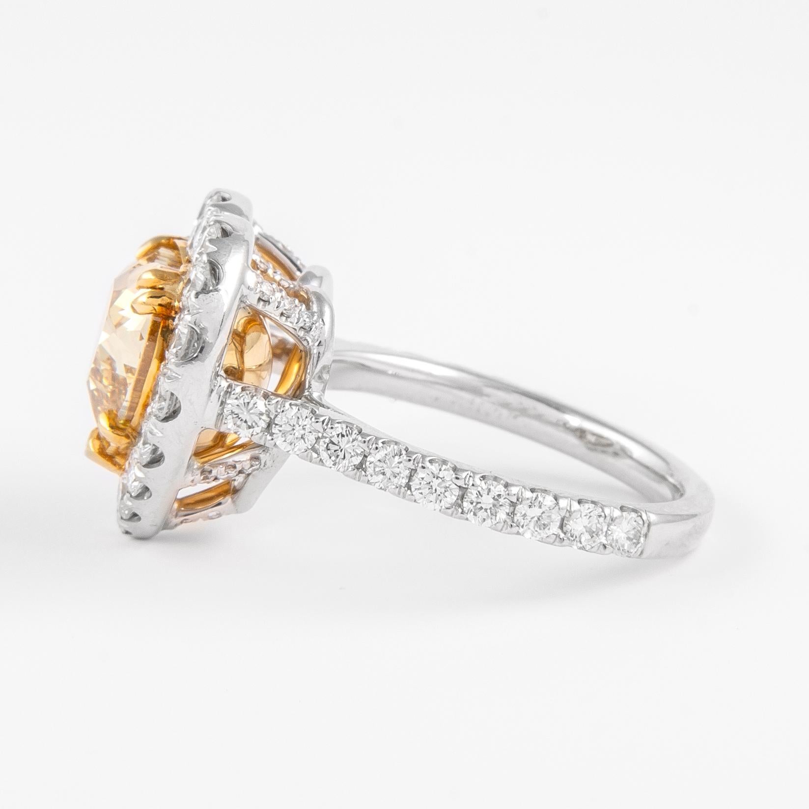 Taille cœur Bague en or 18 carats avec diamant jaune champagne à cœur de 5,01 carats certifié GIA en vente