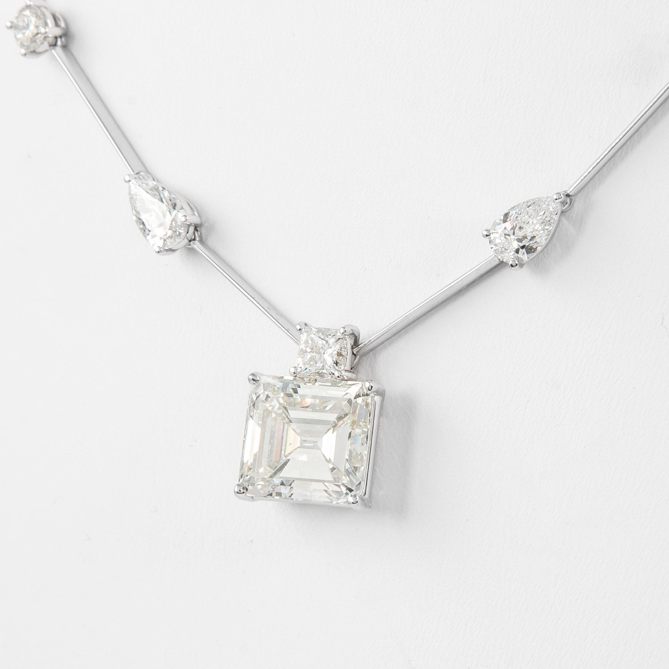 Alexander GIA 5.54ct Square Emerald Cut Diamond Necklace with Diamonds 18k Gold For Sale 1