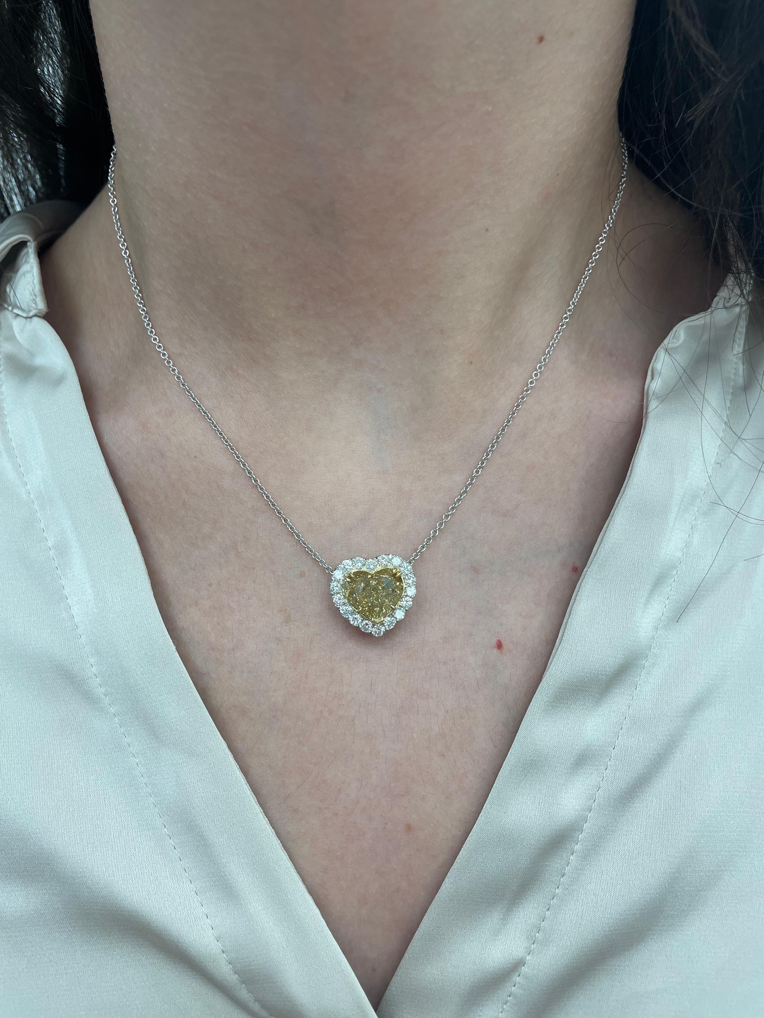 Modern Alexander GIA 6.24ct Heart Champagne Yellow Diamond 18k Pendant Necklace For Sale