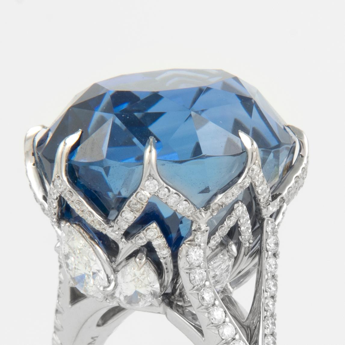 Alexander GIA & AGL 37.52ct Ceylon Sapphire with Diamonds Platinum Ring For Sale 1