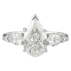 Alexander, bague à trois pierres en platine avec diamants taille poire de 2,01 carats certifiés GIA