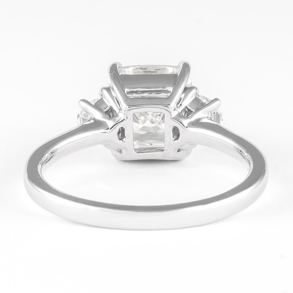 Women's Alexander GIA Certified 2.70ct G VS1 Cushion Cut Diamond Three-Stone Ring 18k For Sale