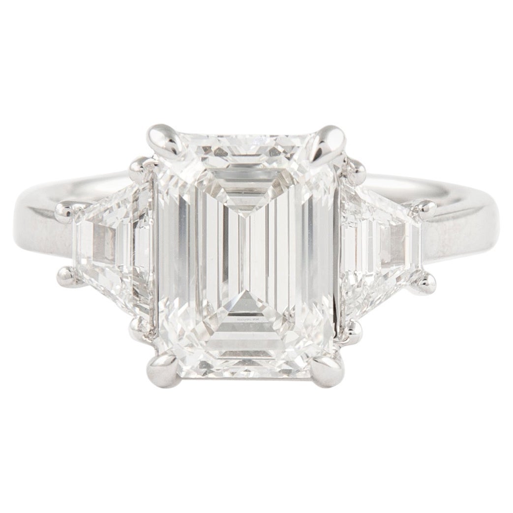 Alexander GIA zertifiziert 3,01 Karat I VVS1 Smaragdschliff Diamant-Dreisteinring 18k