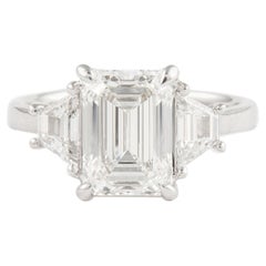 Alexander GIA zertifiziert 3,01 Karat I VVS1 Smaragdschliff Diamant-Dreisteinring 18k