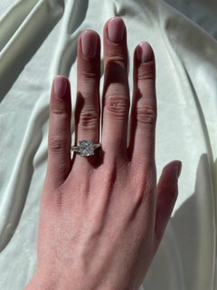 Alexander Anello a tre pietre con diamante radiante certificato GIA da 3,02 carati in oro 18k