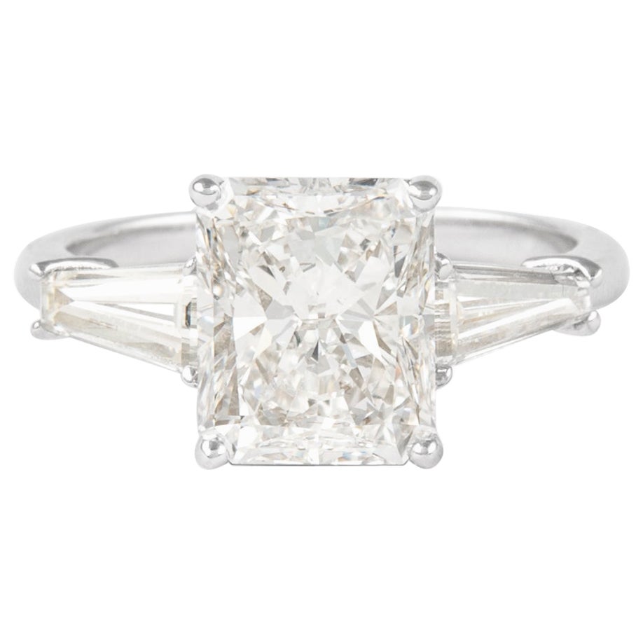 Alexander GIA Certified 3.02 Carat Radiant Diamond Three-Stone Ring 18k Gold