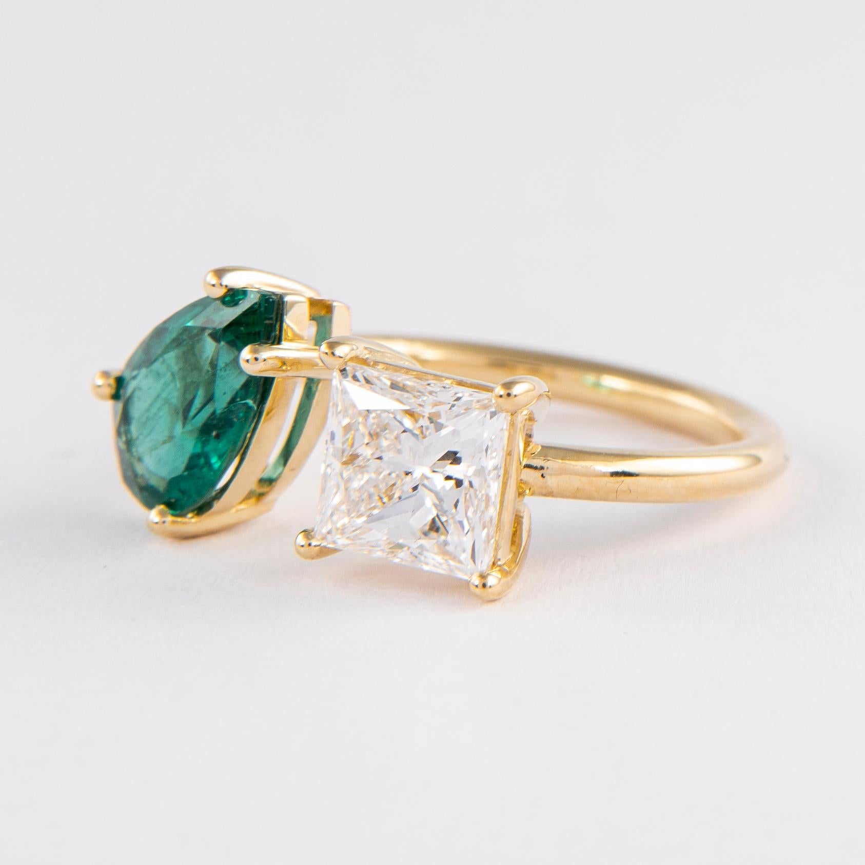 Modern Alexander GIA Certified 3.09 Carat Toi Et Moi Emerald & Diamonds Ring 18k Gold