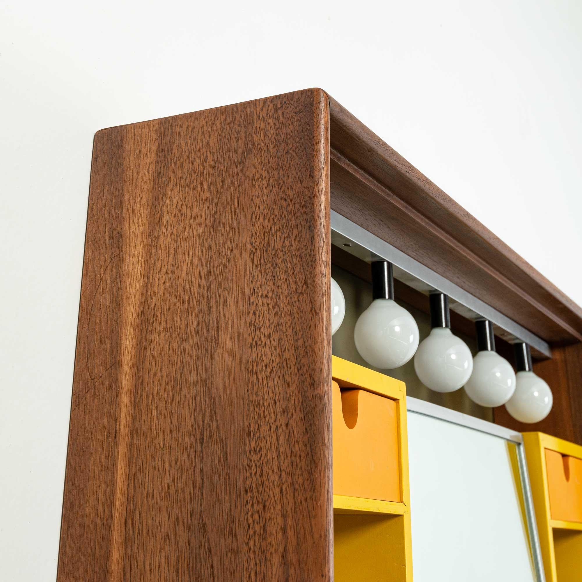 Alexander Girard & George Nelson Inc. Tocador de pared, Model 1030 en venta 4