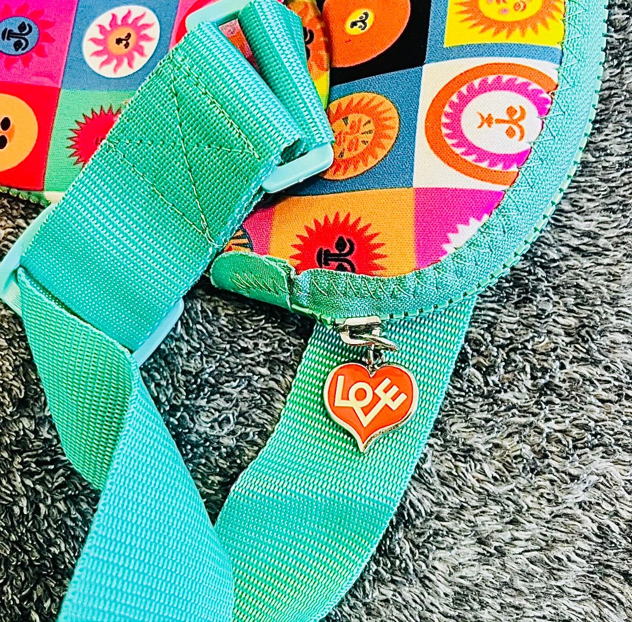 Composition Alexander Girard Lic. Sacoche à bandoulière et porte-ordinateur portable Iconic Sun Design en vente