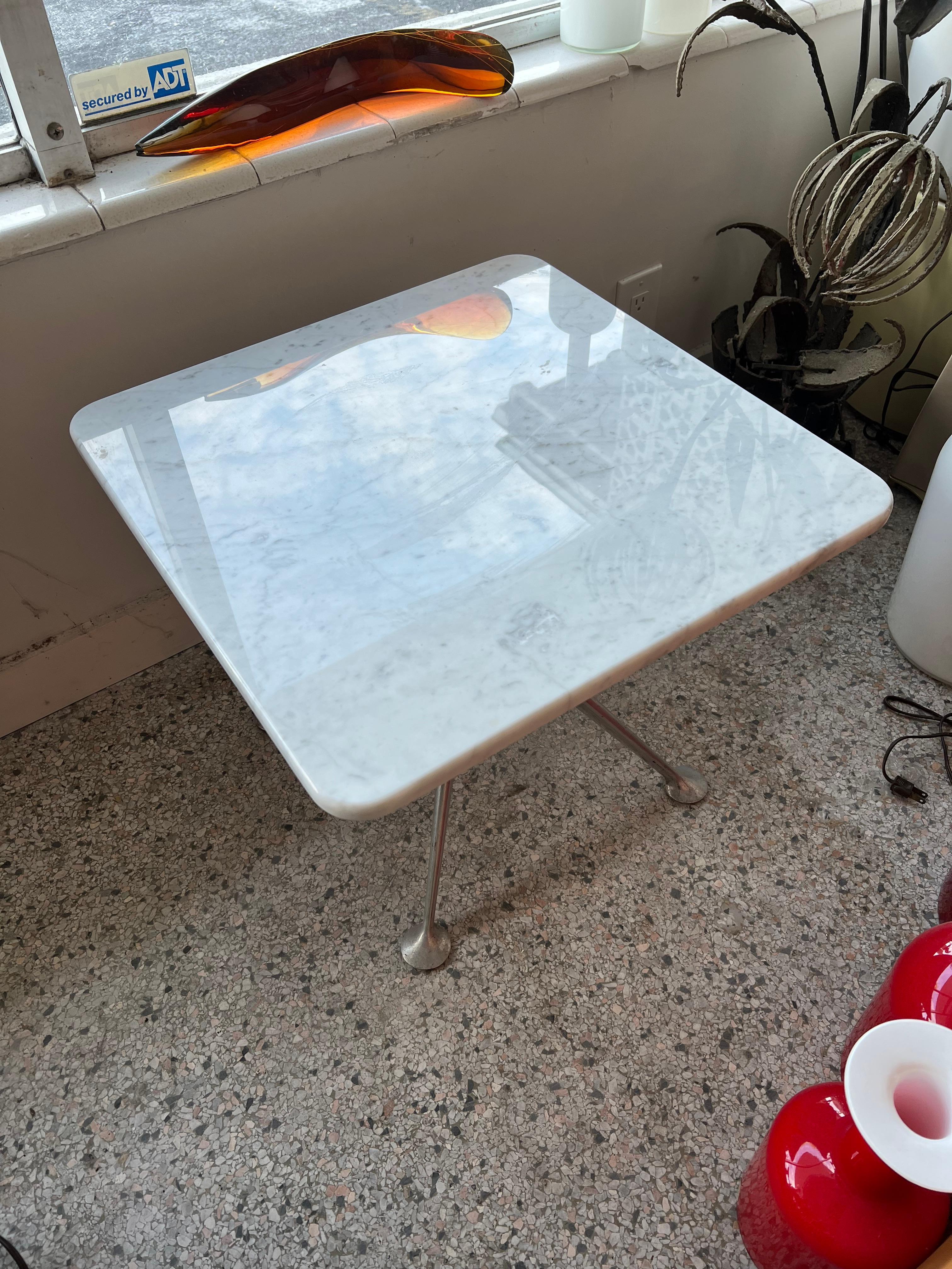 Una mesa auxiliar vintage de Alexander Girard para Herman Miller, ca. 1960 en venta 4