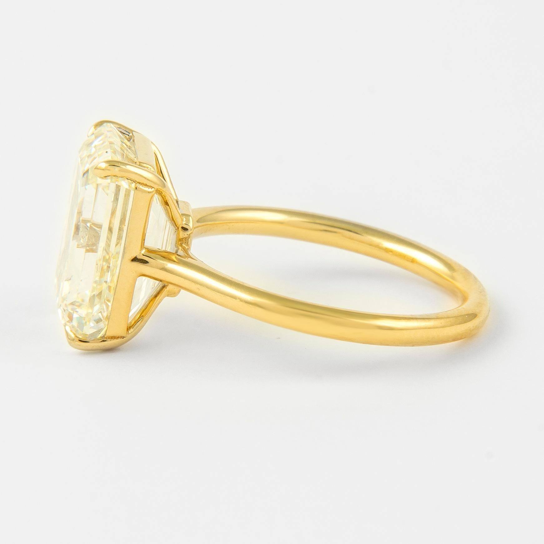 Taille émeraude Alexander HRD, bague solitaire en or jaune 18 carats avec diamant taille émeraude de 6,02 carats en vente