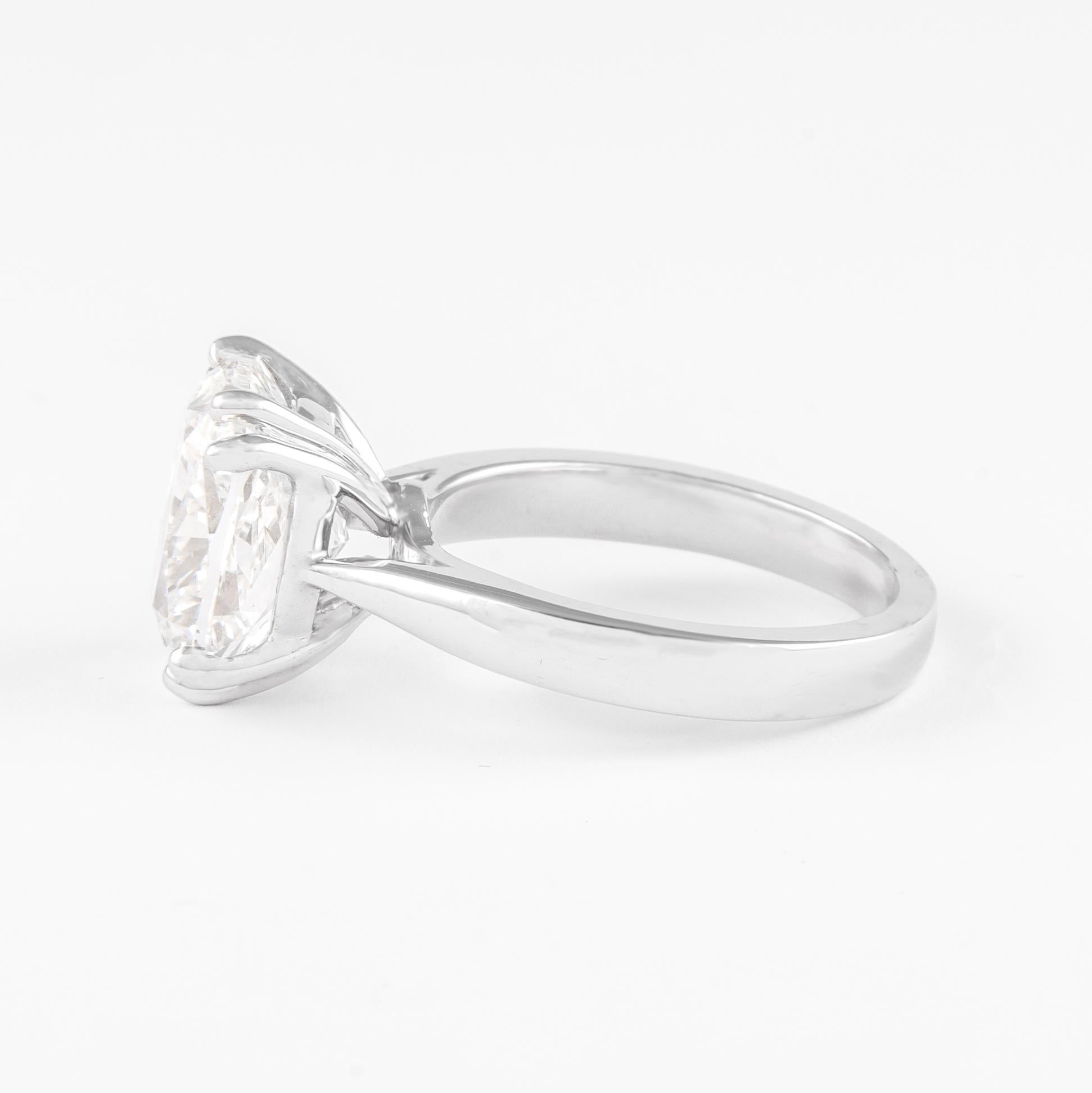 Cushion Cut Alexander HRD Certified F VS1 5.01ct Cushion Diamond Solitaire Ring 18k For Sale