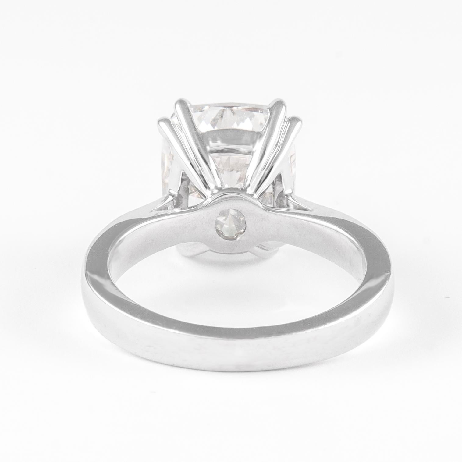 Alexander HRD Certified F VS1 5.01ct Cushion Diamond Solitaire Ring 18k In New Condition For Sale In BEVERLY HILLS, CA