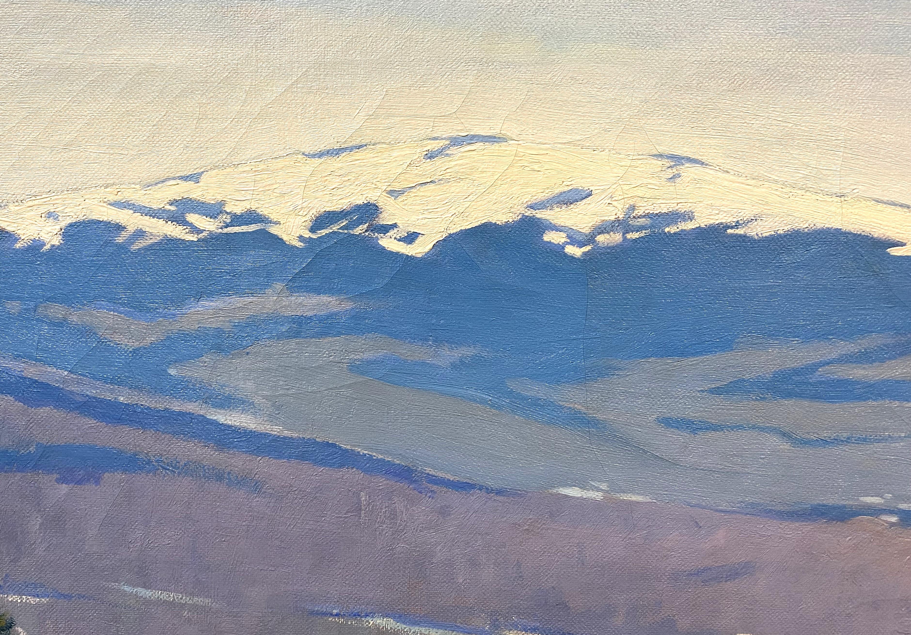 Eine schöne Winterlandschaft des Mount Monadnock in New Hampshire von dem amerikanischen Künstler Alexander Robertson James (1890-1946). James, Neffe des Schriftstellers Henry James, wurde in Cambridge, MA, geboren, studierte Malerei, während er