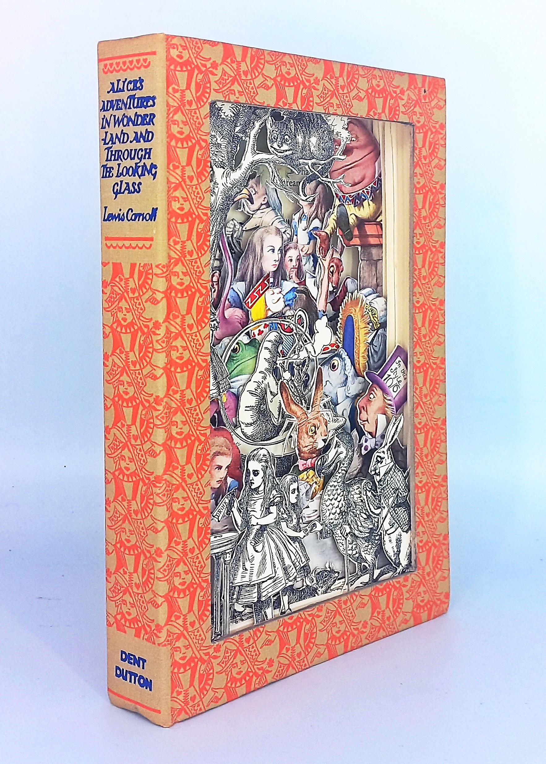 Sculpture de livre contemporaine américaine d'Alexander Korzer-Robinson - Alice in en vente 1