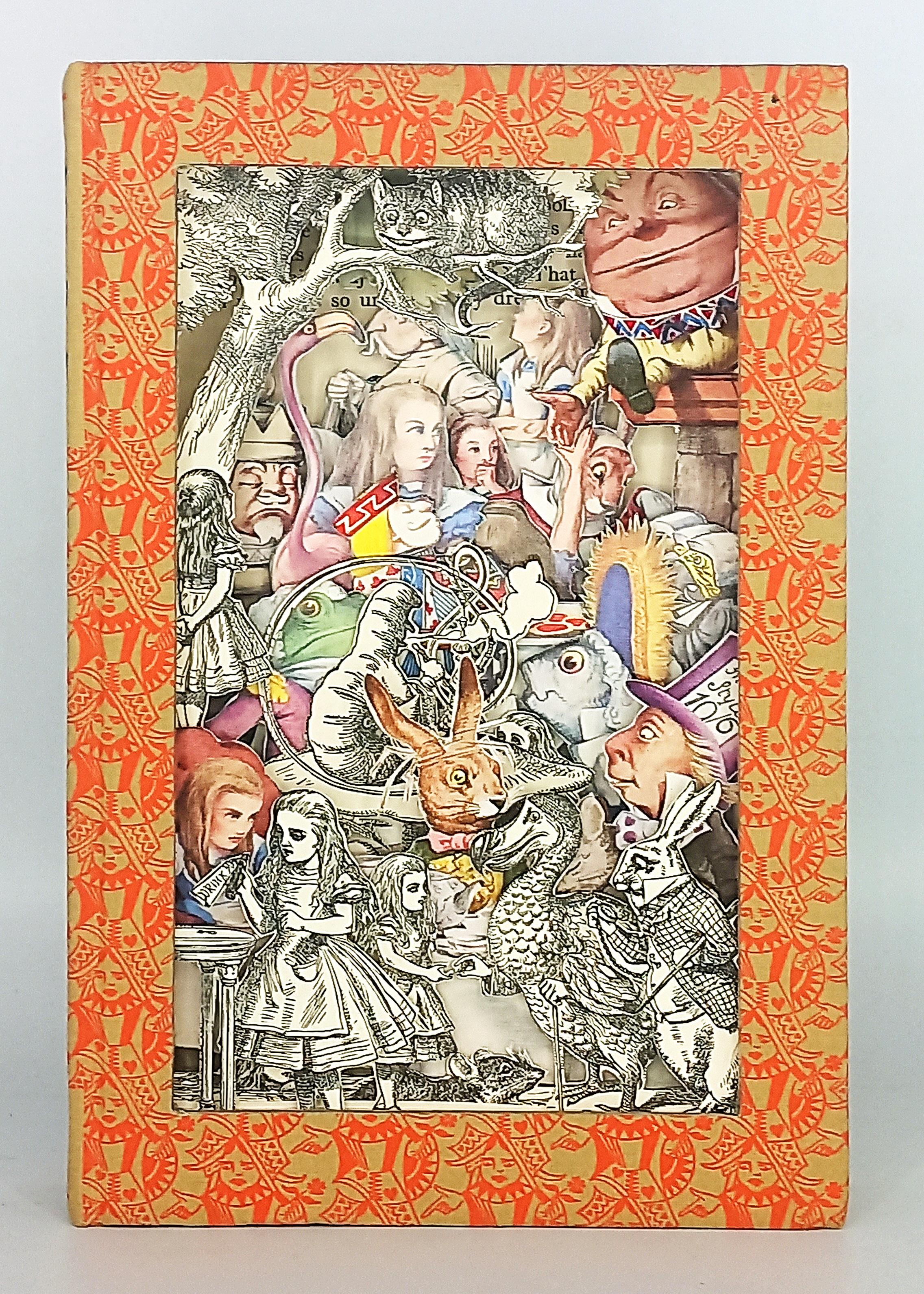 Sculpture de livre contemporaine américaine d'Alexander Korzer-Robinson - Alice in en vente 3