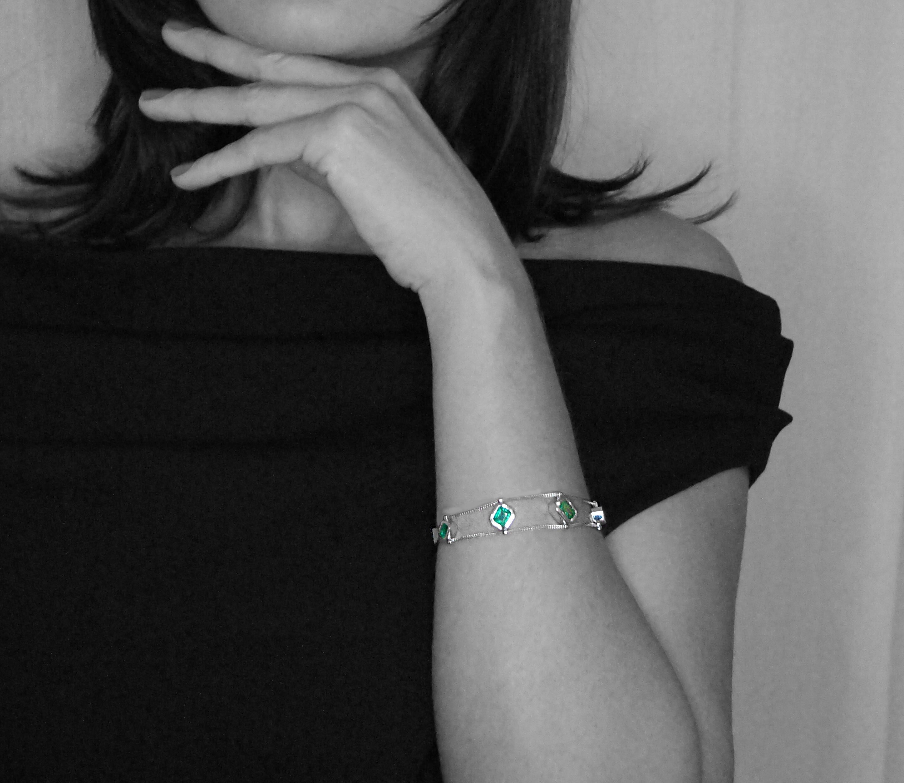 Taglio smeraldo Alexander Leyser Bracciale con smeraldo e oro bianco da 3,41 carati in vendita