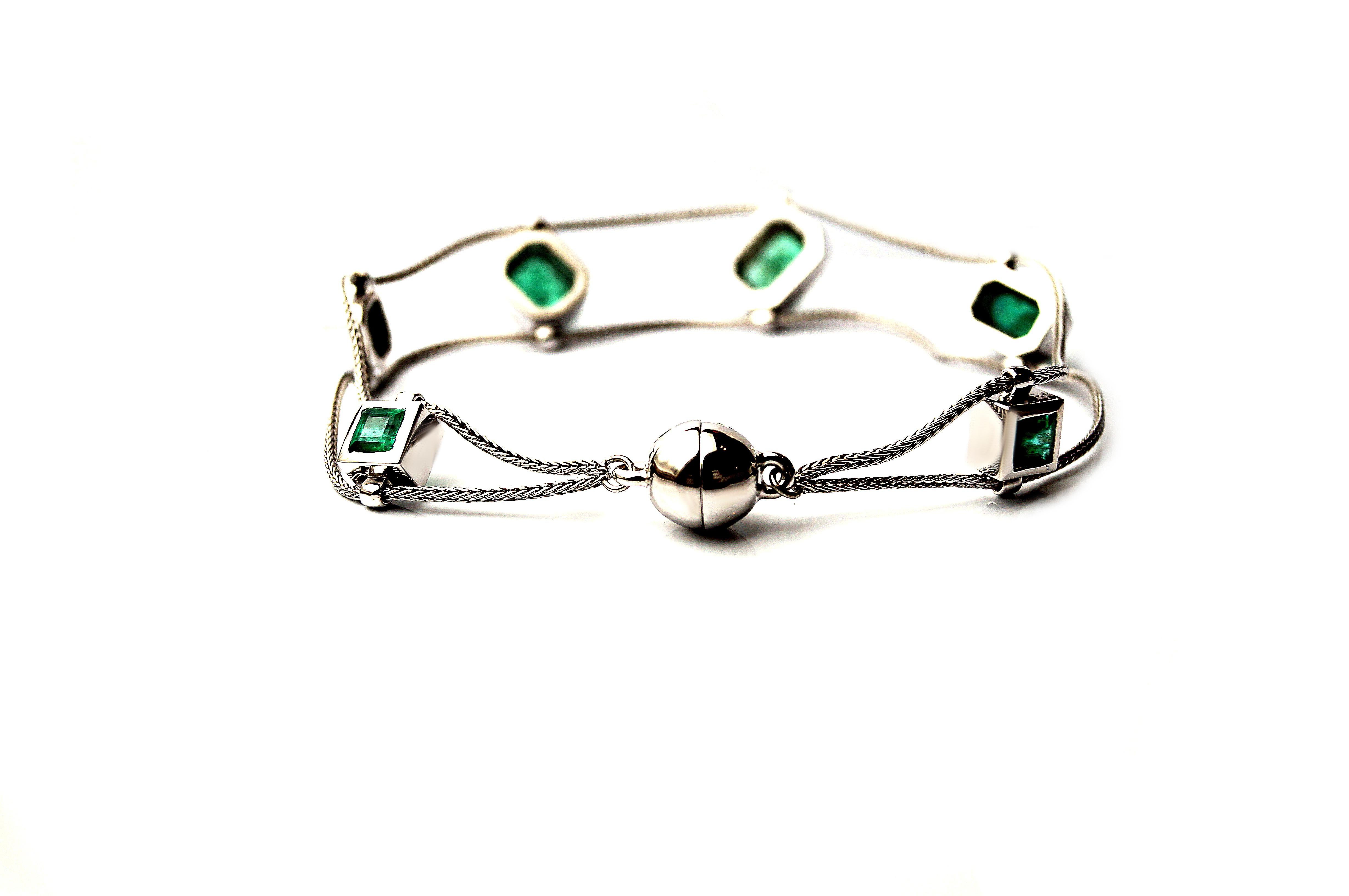 Donna Alexander Leyser Bracciale con smeraldo e oro bianco da 3,41 carati in vendita