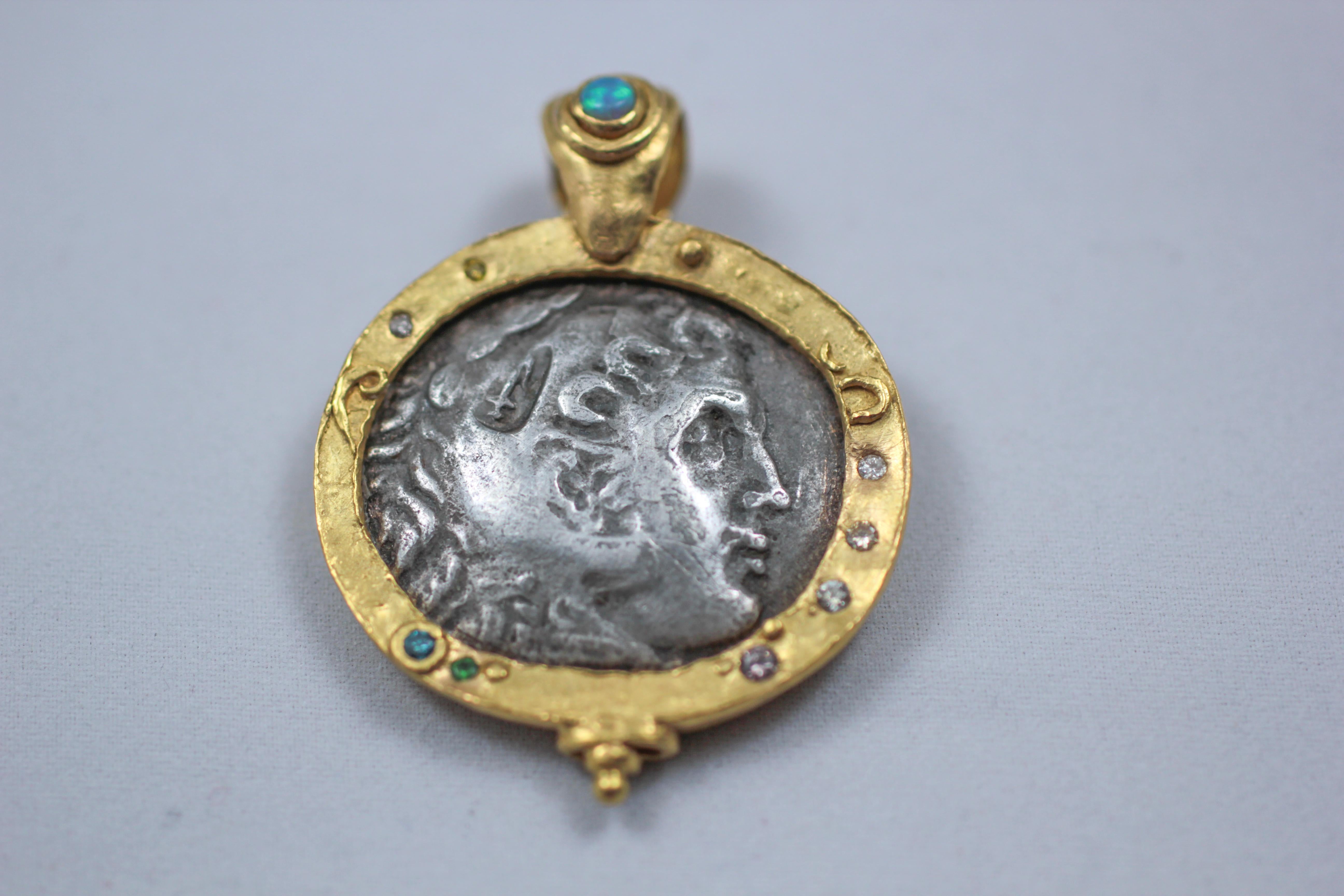 Contemporain Collier avec pendentif en or 22-21 carats et pièce de monnaie antique en argent Alexander Macedonian en vente