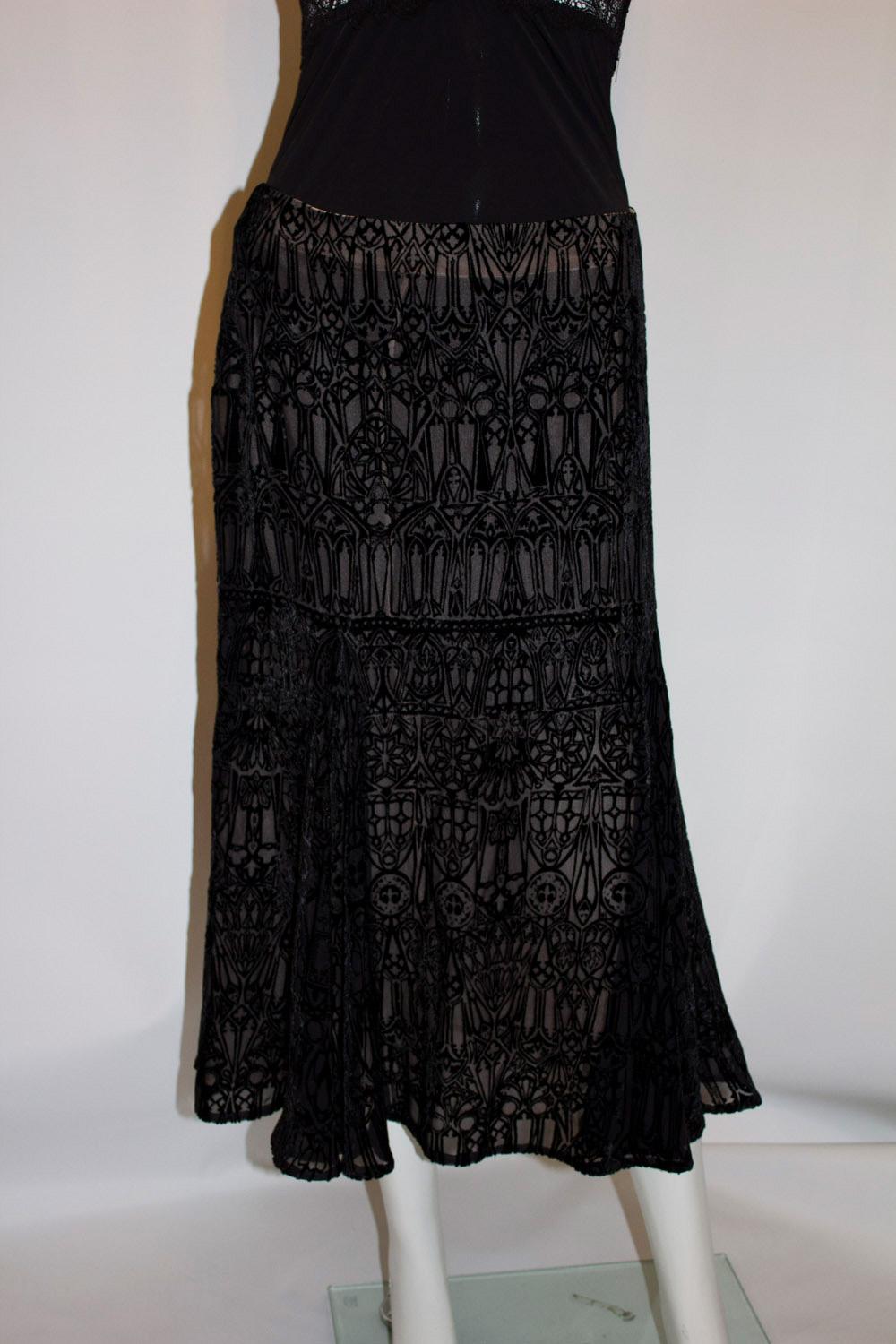 Alexander Mc Queen Devoree Velvet Silk Lined Skirt In Good Condition For Sale In London, GB