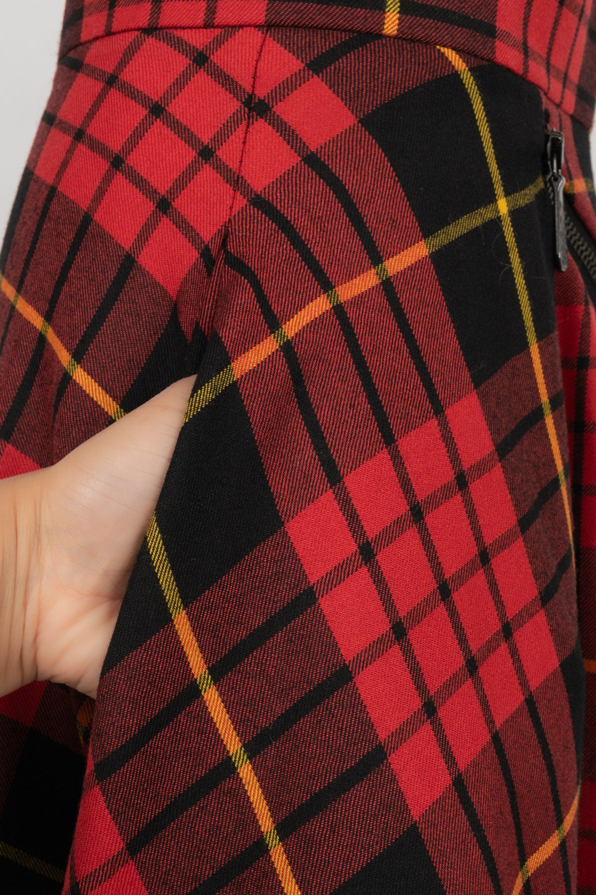Alexander Mc Queen Red and Black Tone Tartan Skirt 40IT For Sale 1