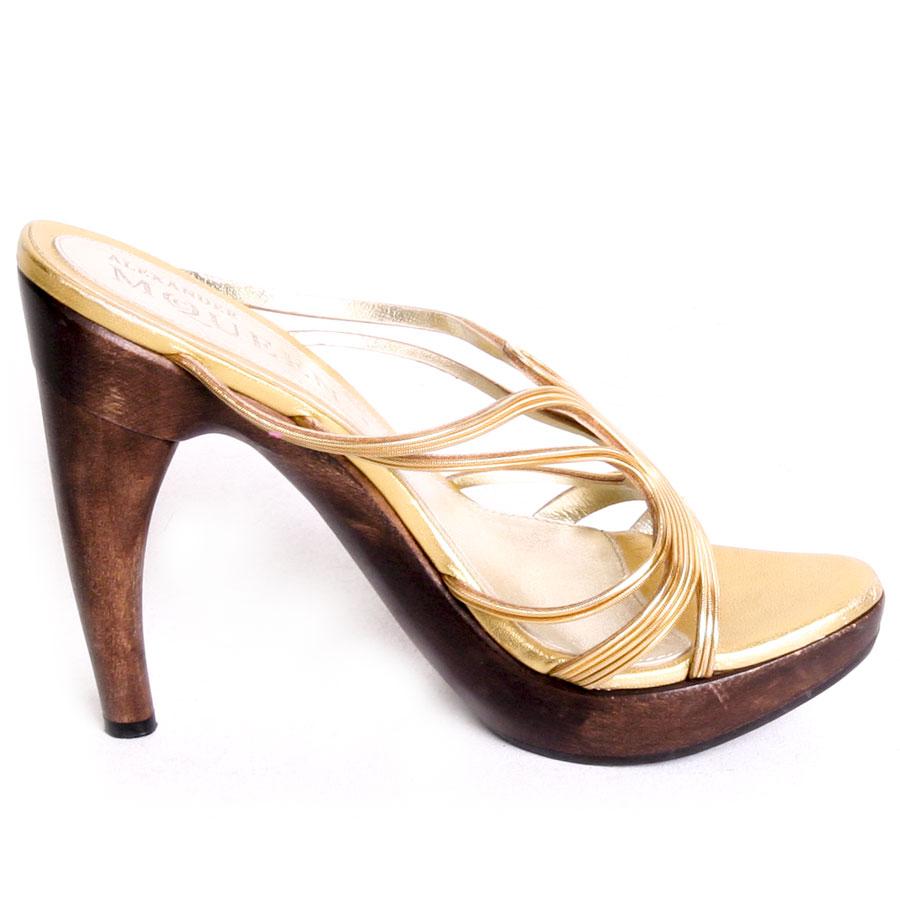 Alexander Mc Queen Sandals In Gold Leather And Metal 1