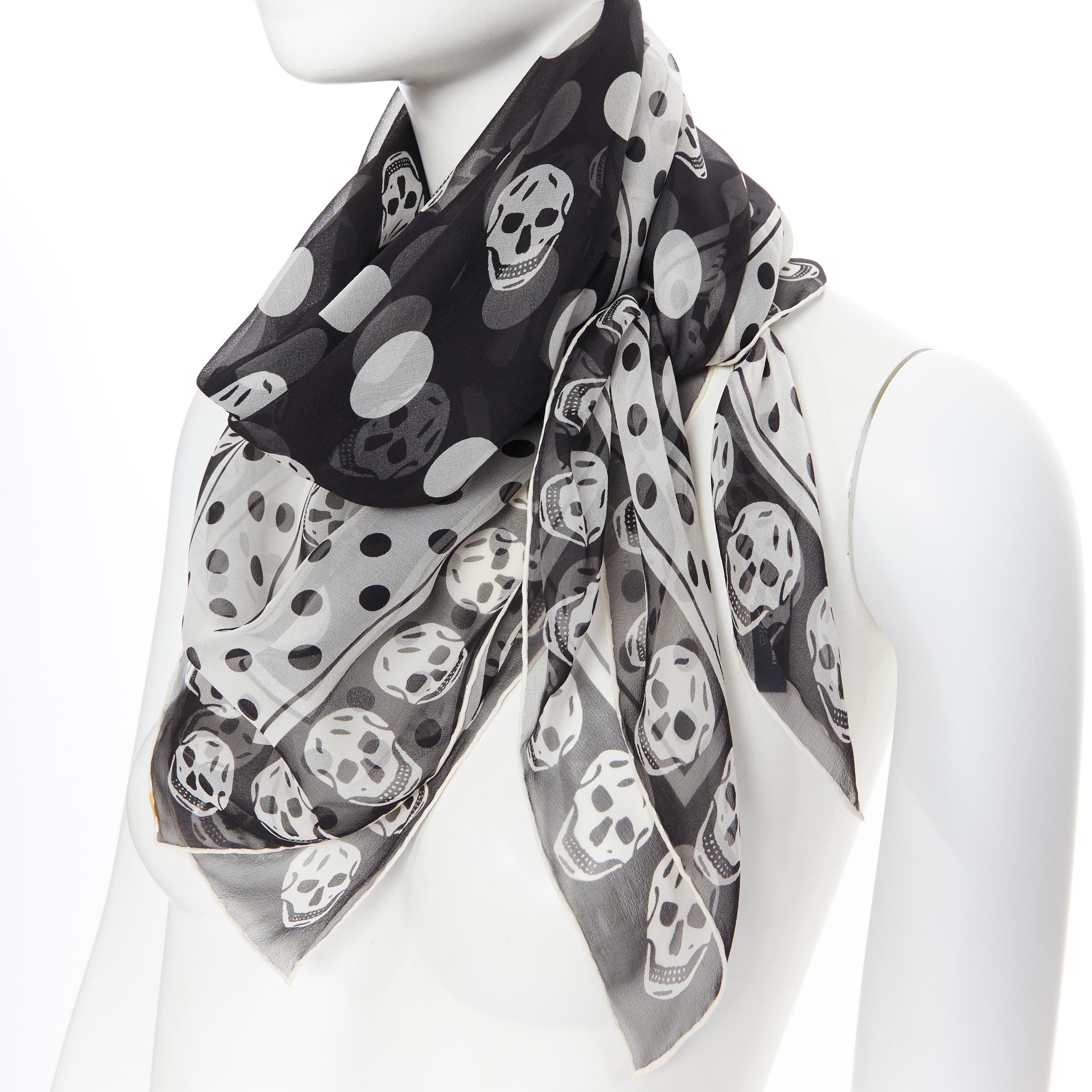 ALEXANDER MCQUEEN 100% black white skull polkadot print scarf In Good Condition In Hong Kong, NT