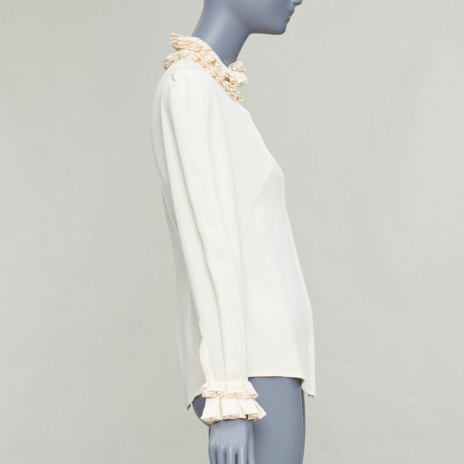 Alexander McQueen - Chemisier à col volant victorien et à pinces, 100 % soie crème IT38 XS Bon état - En vente à Hong Kong, NT