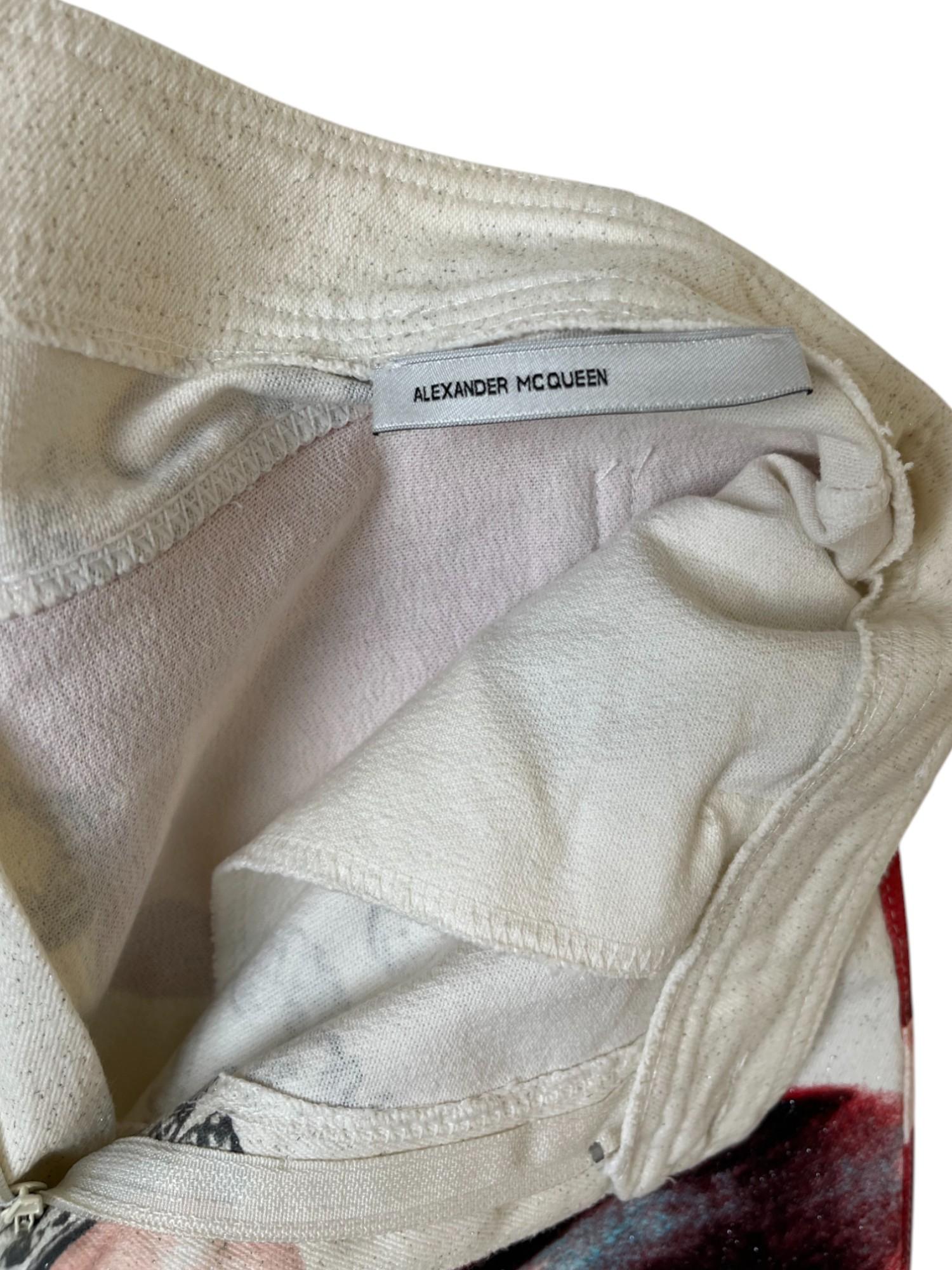 Pantalón corto Alexander McQueen Rojo y Blanco de los años 90 en venta 1