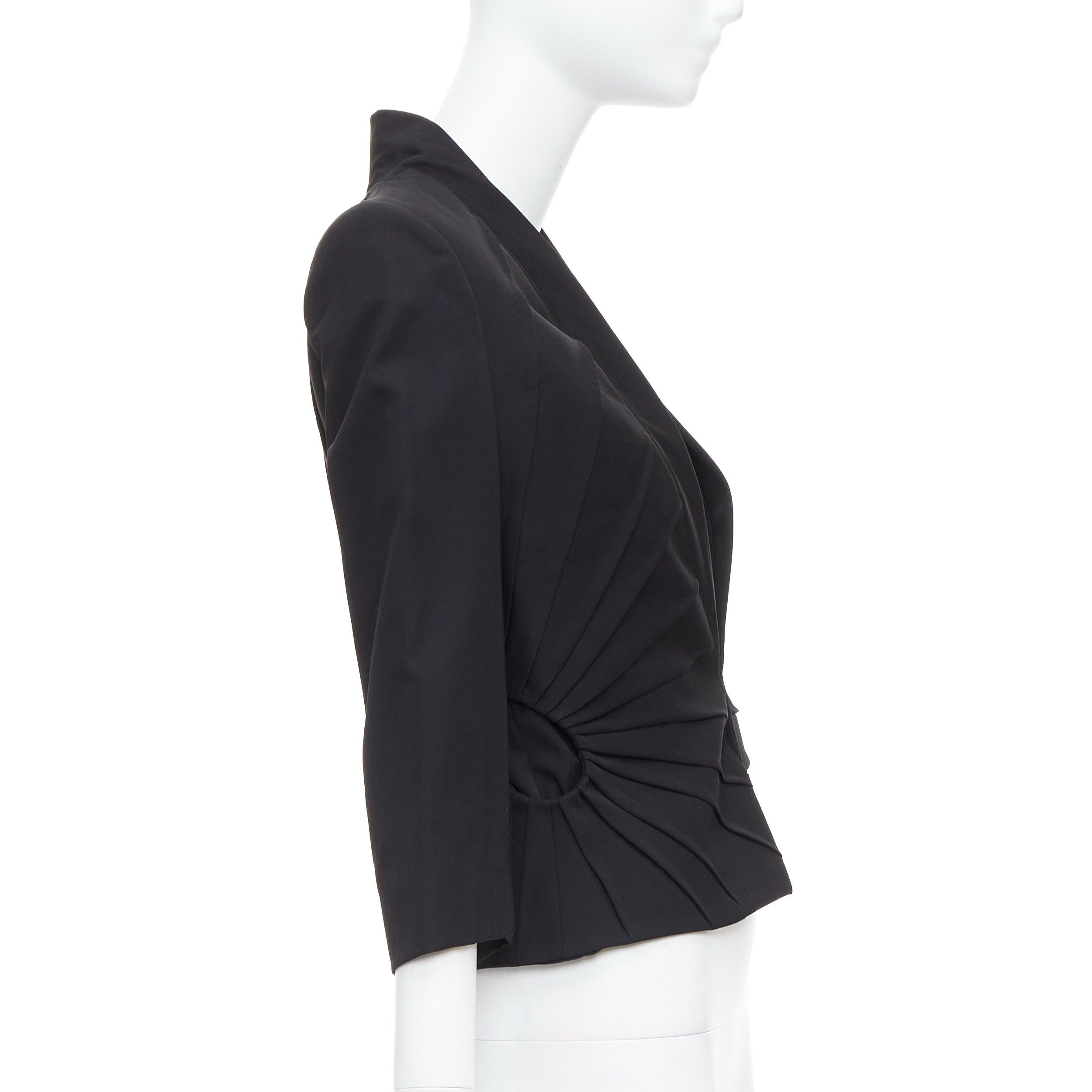 ALEXANDER MCQUEEN 2003 black virgin wool contour pleated dart blazer IT38 XS In Excellent Condition For Sale In Hong Kong, NT