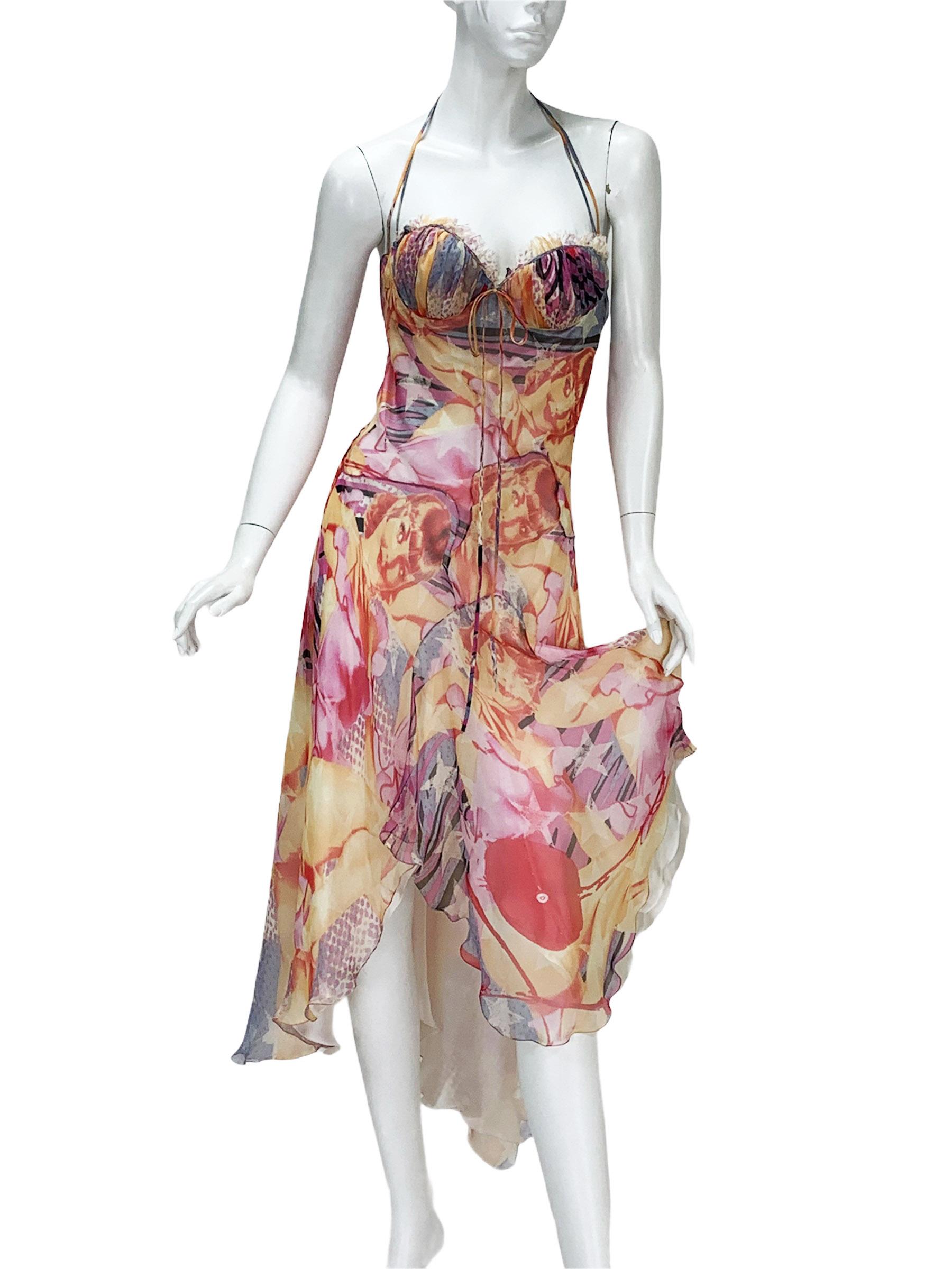 Alexander McQueen Silk Halter High-Low Unique Printed Dress
2003 Collection
Designer size - 38
92% Silk, 6% Nylon, 2% Spandex.
*Americana* Print, High-Low Style, Slip-On ( no zipper ), Build-in Cups, Bow-accent, Fully Lined.
Excellent Vintage